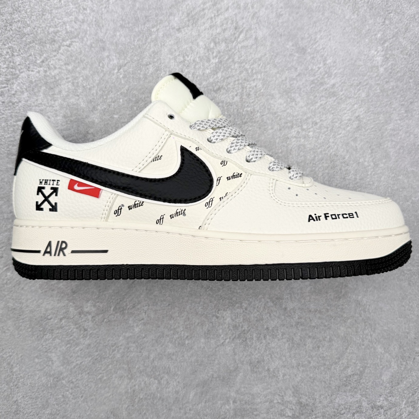 NK Air Force 1´07 Low 空军一号低帮百搭休闲运动板鞋 SM6668-117 柔软、弹性十足的缓震性能和出色的中底设计 横跨复古与现代的外型结合 造就出风靡全球 三十多年的Force 1 直到今天还深受青睐 实拍调校N版已经零色差零失真 百分百还原实物色彩所见即所得 不存在货不对板色差等低级问题 选购参考实物拍摄 不混卖不参货 只用心做好货严格选品 承诺混一赔十 尺码：36 36.5 37.5 38 38.5 39 40 40.5 41 42 42.5 43 44 44.5 45-选品中心