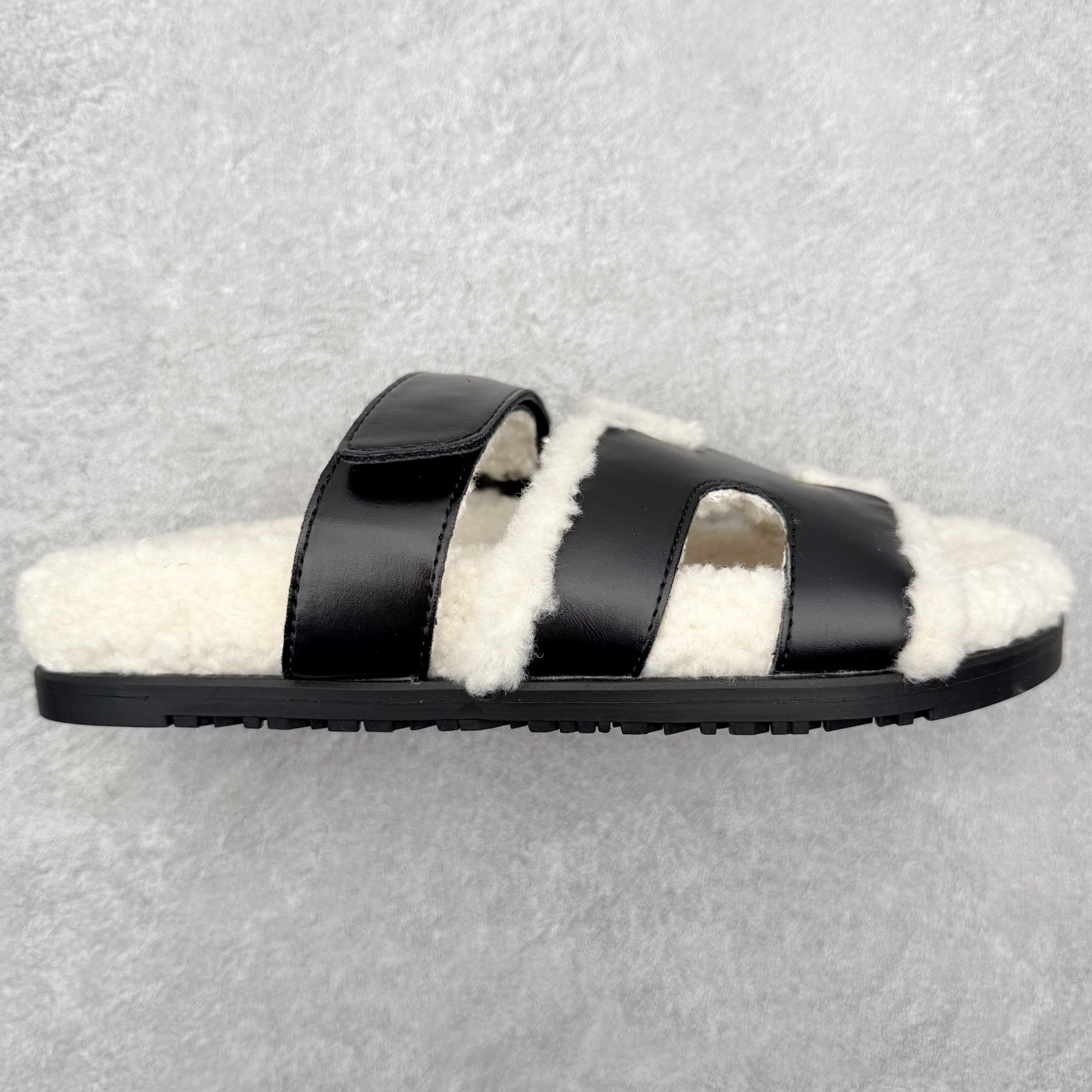 爱马仕经典爆款二舅羊毛拖火爆来袭 小红书爆款 秋冬穿搭必单品居家 出街百搭时尚超洋气配色极其丰富多彩 行走的托斯卡纳风 TPR防滑大底超轻盈 上脚超舒适无束缚感 尺码：35 36 37 38 39 40-选品中心