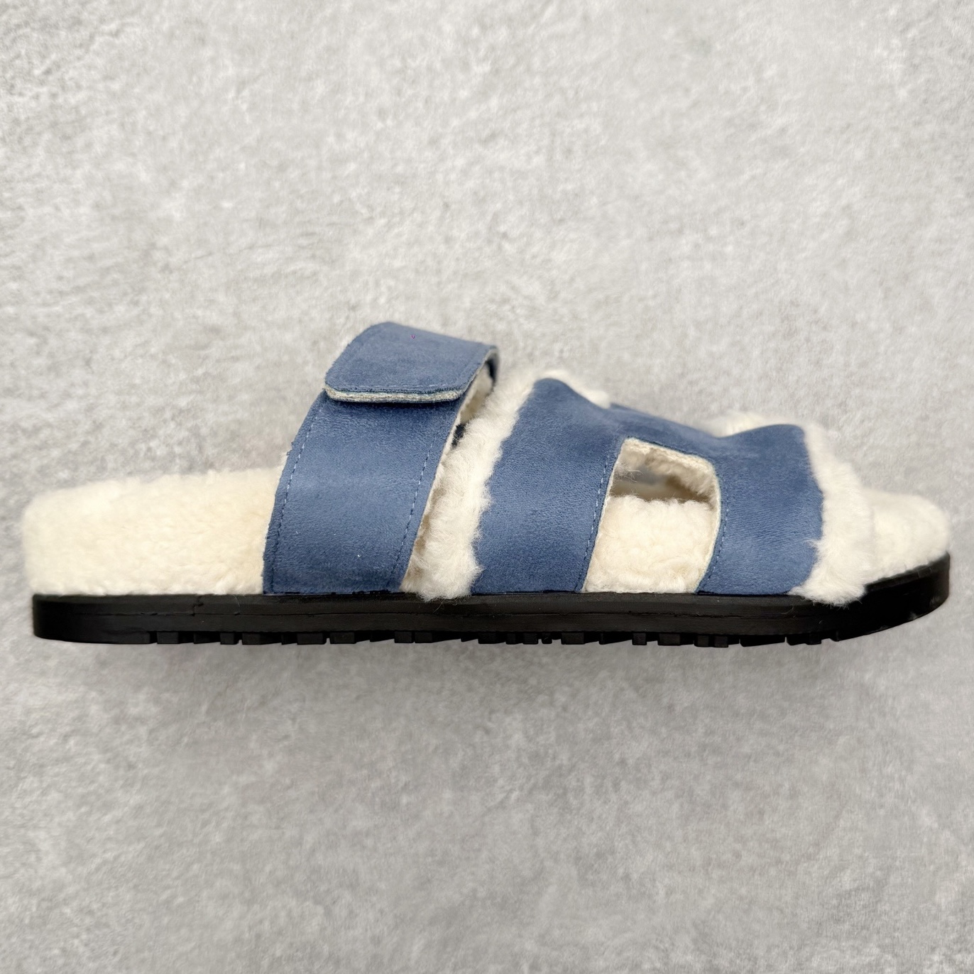 爱马仕经典爆款二舅羊毛拖火爆来袭 小红书爆款 秋冬穿搭必单品居家 出街百搭时尚超洋气配色极其丰富多彩 行走的托斯卡纳风 TPR防滑大底超轻盈 上脚超舒适无束缚感 尺码：35 36 37 38 39 40-选品中心