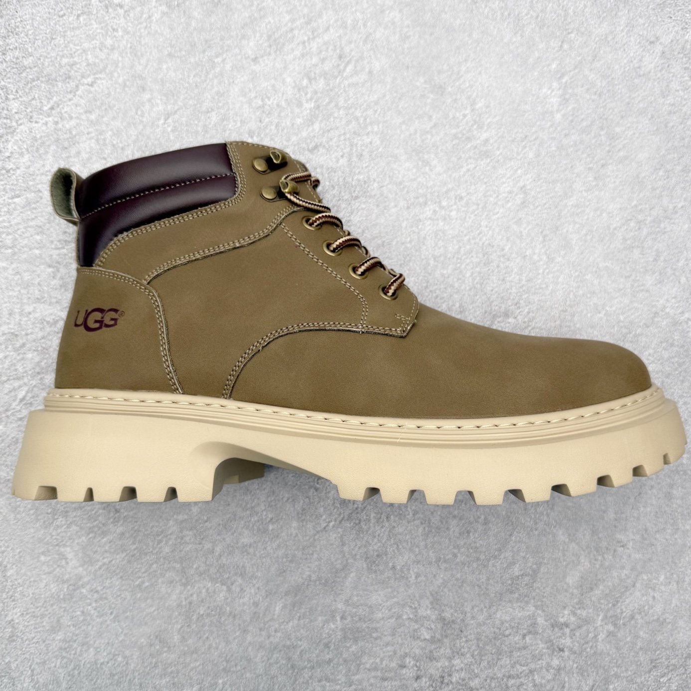 ＃福利特价 UGG Tasman Weather Hybrid 塔斯曼混合系列户外中帮休闲马丁靴雪地靴UGG秋冬新品 秋冬必备（内里加绒保暖🔥）时尚休闲马丁靴雪地靴系列 代购专供品质 面料采用进口头层牛皮材质 鞋内里采用🔥毛茸一体内里保暖锁热。外置防滑橡胶大底 系带设计 穿脱十分方便 采用TPU模压定型真皮鞋面材质#科技外底防滑,耐磨性和良好的弹性！尺码：39-44-选品中心