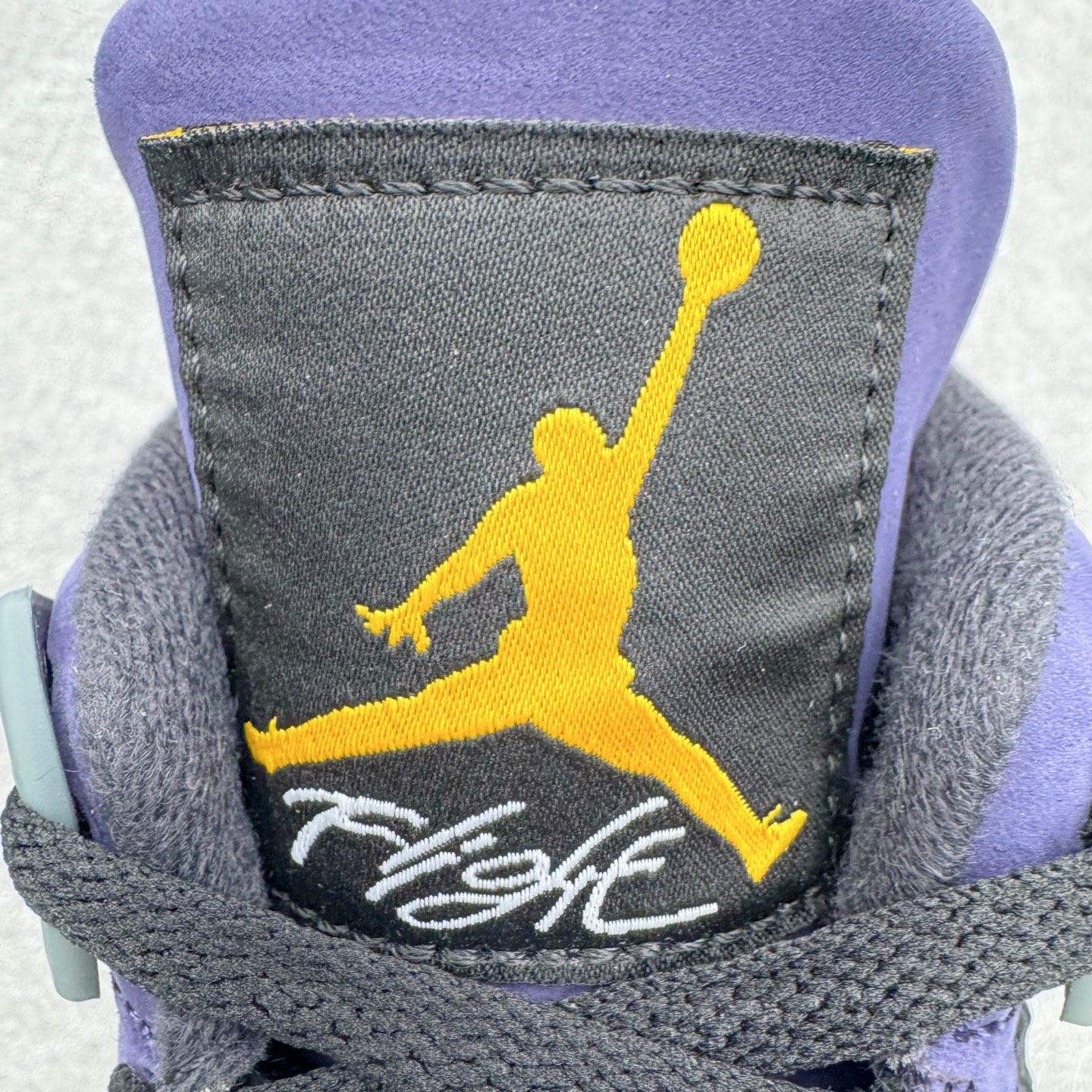 图片[13]-＃K版纯原 Air Jordan AJ4 Retro “Imperial Purple” 帝王紫 FV5029-500 全新升级改良 原鞋原楦原纸板同源开发 完美呈现乔4的版型 内侧正确双色网格 还原细节 原厂皮料 正确气垫颜色 正确网格工艺 正确拉帮工艺 全鞋原装材料制作 原档案原模具打造 支持全方位与正品对比 尺码：36 36.5 37.5 38 38.5 39 40 40.5 41 42 42.5 43 44 44.5 45 46 47.5-选品中心