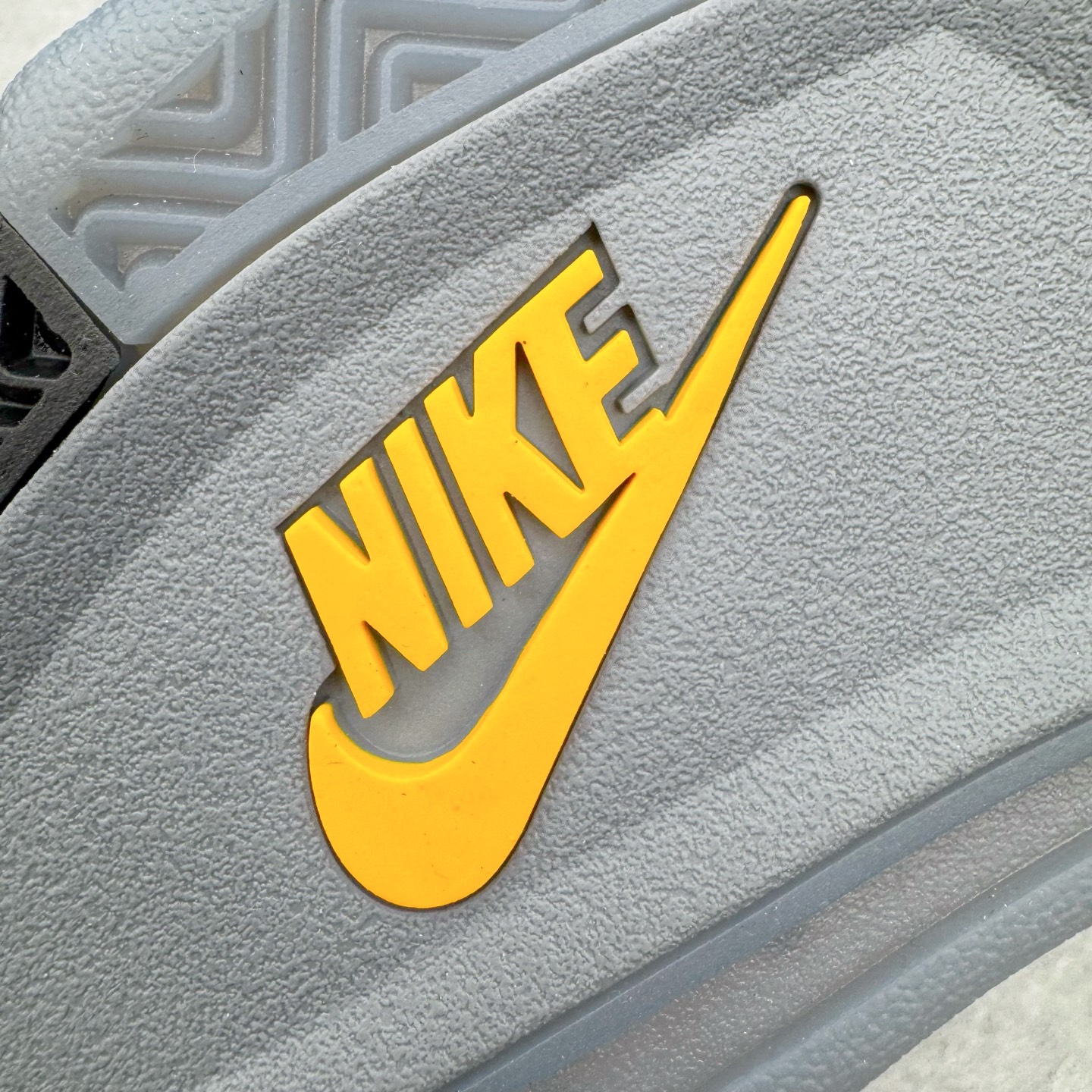 图片[20]-＃K版纯原 Air Jordan AJ4 Retro “Imperial Purple” 帝王紫 FV5029-500 全新升级改良 原鞋原楦原纸板同源开发 完美呈现乔4的版型 内侧正确双色网格 还原细节 原厂皮料 正确气垫颜色 正确网格工艺 正确拉帮工艺 全鞋原装材料制作 原档案原模具打造 支持全方位与正品对比 尺码：36 36.5 37.5 38 38.5 39 40 40.5 41 42 42.5 43 44 44.5 45 46 47.5-选品中心