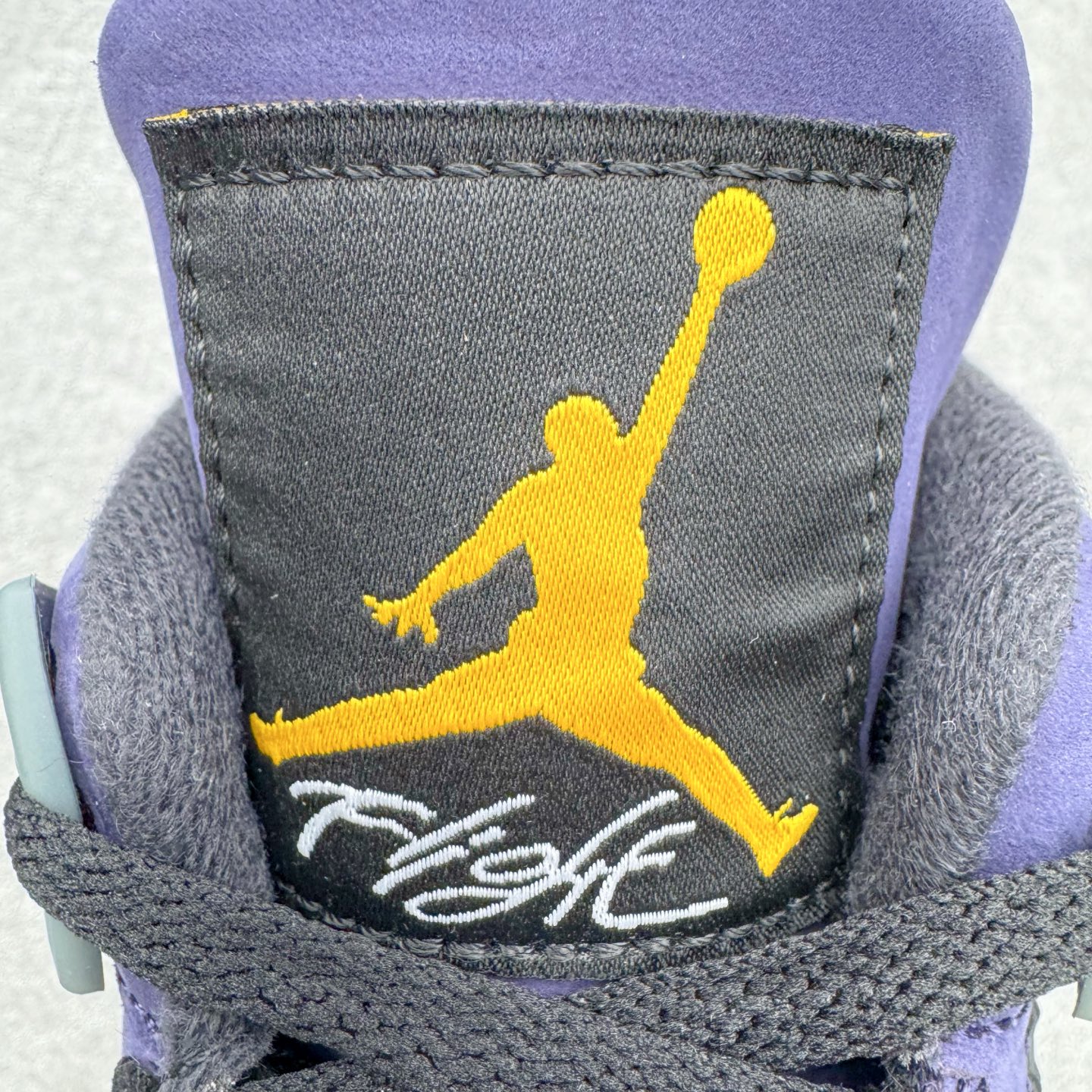 图片[12]-＃K版纯原 Air Jordan AJ4 Retro “Imperial Purple” 帝王紫 FV5029-500 全新升级改良 原鞋原楦原纸板同源开发 完美呈现乔4的版型 内侧正确双色网格 还原细节 原厂皮料 正确气垫颜色 正确网格工艺 正确拉帮工艺 全鞋原装材料制作 原档案原模具打造 支持全方位与正品对比 尺码：36 36.5 37.5 38 38.5 39 40 40.5 41 42 42.5 43 44 44.5 45 46 47.5-选品中心