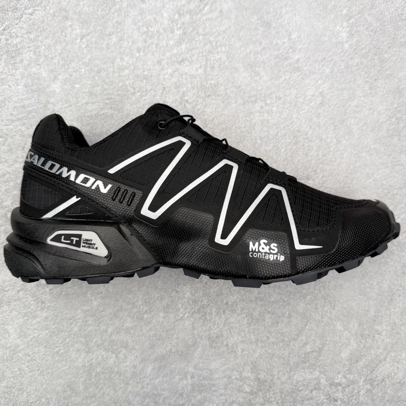 SALOMON 萨洛蒙 Speedcross 3 舒适轻盈减震包裹性支撑耐磨轻便低帮生活休闲鞋 男女同款 SALOMON诞生于1947年的法国阿尔卑斯山区，全球知名的户外运动品牌。一直致力于推动滑雪、越野跑等山地运动的发展及产品的进步。其产品设计致力于追求创新和发掘产品的性能极限，帮助喜欢自由的人在山地间不断挑战自我。实拍调校N版已经零色差零失真 百分百还原实物色彩所见即所得 不存在货不对板色差等低级问题 选购参考实物拍摄 不混卖不参货 只用心做好货严格选品 承诺混一赔十 尺码：36 36.5 37.5 38 38.5 39 40 40.5 41 42 42.5 43 44 44.5 45-选品中心