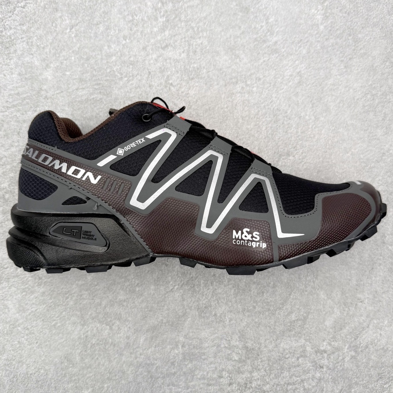 SALOMON 萨洛蒙 Speedcross 3 舒适轻盈减震包裹性支撑耐磨轻便低帮生活休闲鞋 男女同款 SALOMON诞生于1947年的法国阿尔卑斯山区，全球知名的户外运动品牌。一直致力于推动滑雪、越野跑等山地运动的发展及产品的进步。其产品设计致力于追求创新和发掘产品的性能极限，帮助喜欢自由的人在山地间不断挑战自我。实拍调校N版已经零色差零失真 百分百还原实物色彩所见即所得 不存在货不对板色差等低级问题 选购参考实物拍摄 不混卖不参货 只用心做好货严格选品 承诺混一赔十 尺码：36 36.5 37.5 38 38.5 39 40 40.5 41 42 42.5 43 44 44.5 45-选品中心