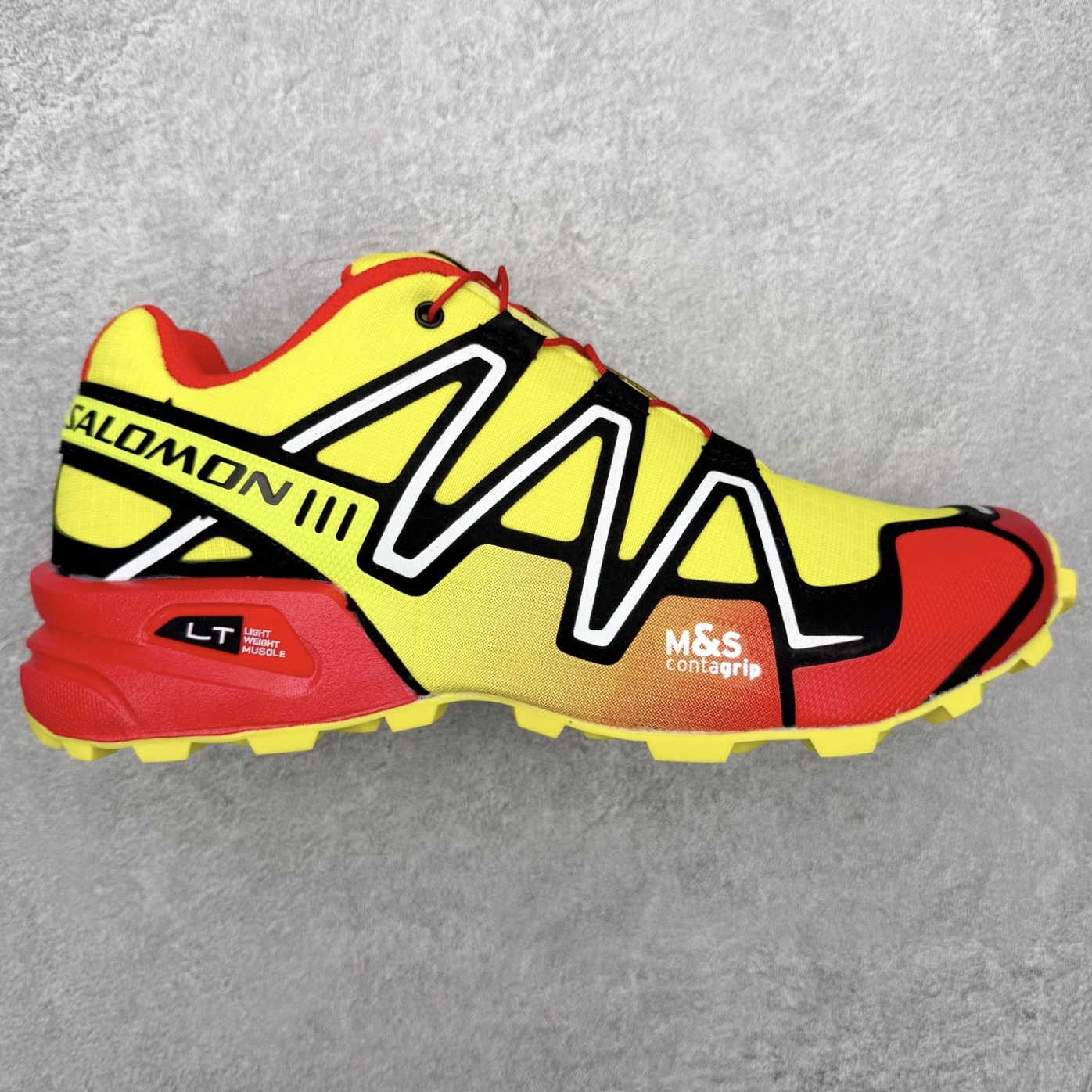 SALOMON 萨洛蒙 Speedcross 3 舒适轻盈减震包裹性支撑耐磨轻便低帮生活休闲鞋 男女同款 SALOMON诞生于1947年的法国阿尔卑斯山区，全球知名的户外运动品牌。一直致力于推动滑雪、越野跑等山地运动的发展及产品的进步。其产品设计致力于追求创新和发掘产品的性能极限，帮助喜欢自由的人在山地间不断挑战自我。实拍调校N版已经零色差零失真 百分百还原实物色彩所见即所得 不存在货不对板色差等低级问题 选购参考实物拍摄 不混卖不参货 只用心做好货严格选品 承诺混一赔十 尺码：36 36.5 37.5 38 38.5 39 40 40.5 41 42 42.5 43 44 44.5 45-选品中心