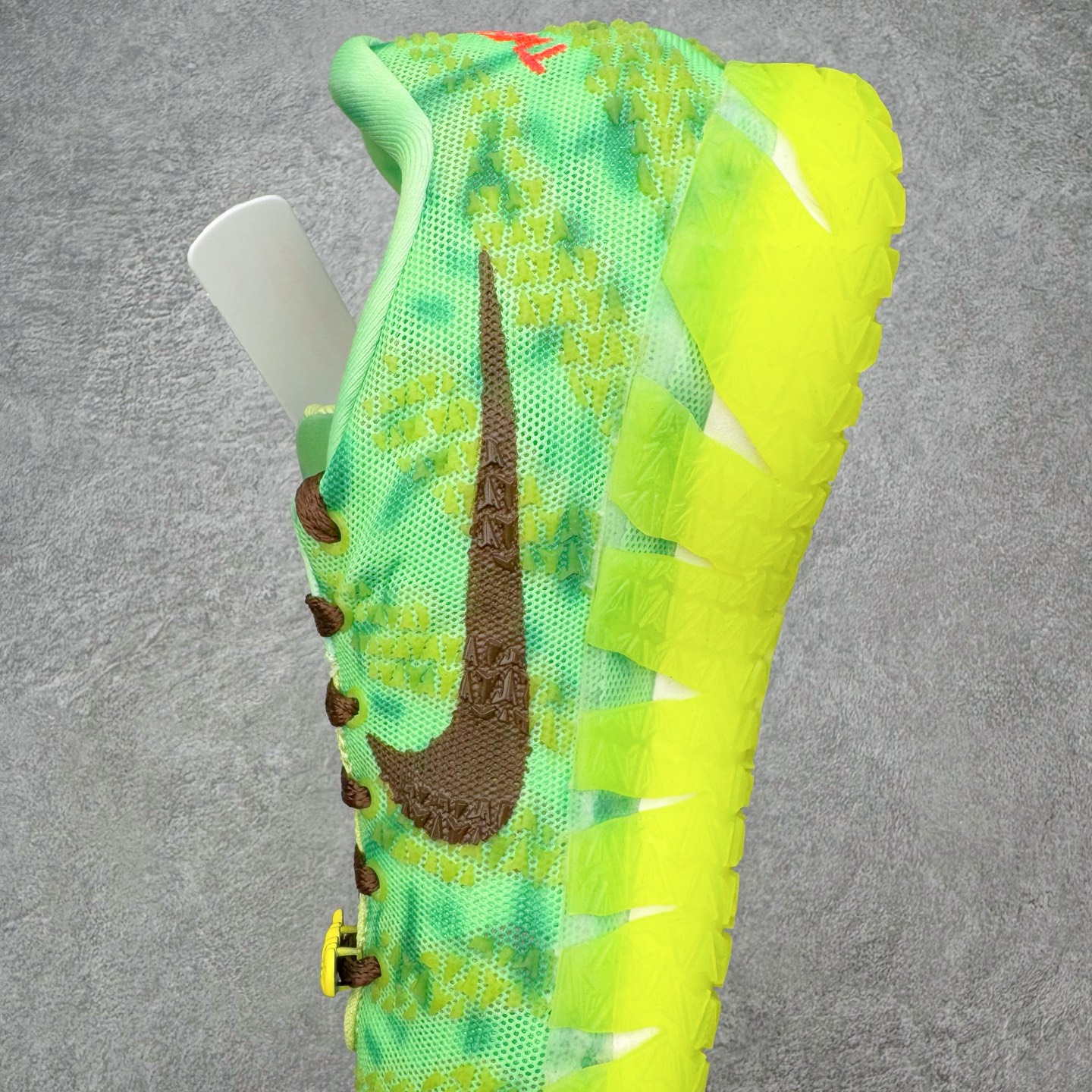 图片[7]-＃灭世/Max NK Ja 3 Scratch EP 莫兰特三代柔软舒适防滑耐磨透气支撑轻便低帮篮球鞋 万圣节限定 HV9924-700 2024『压轴』后卫实战旗舰 圣枪腰王 重磅革新登场🌪 🔝历时5个月！全力打造 科比➕欧文系列 综合体 ！Pt实战体验天花板上限 再度提高🔝 ✅【顶配缓震】独家革新搭载 前掌5mm TURBO气垫 兼具贴地与缓震！（正品仅长方形小气垫）➕后掌大马蹄14mm厚 气垫 提高后掌缓震极限 （正品后掌无气垫） ✅【顶级抗扭】 搭载硬度65HC 发泡中底框架 ➕高强度中足抗扭片 革新升级 赛事级抗扭水平！独此一家 ✅【顶级支撑】鞋身侧向包裹 双层补强层 200斤以上选手 也可驾驭（正品仅一层）对比市场货品偷工减料 不可同日而语！ ✅气垫气压上脚即可感受！后掌鞋垫掀开可见气垫轮廓（谨防窜货） 鞋底止滑配方 无需磨合 原地起飞🛫 NK年度后卫旗舰 独家革新升级 『口碑源自专业 实力来源于专注』 真灭世纯原 切勿被市场仿冒吊牌挂羊头卖狗肉 尺码：39-46 正码正拍-选品中心