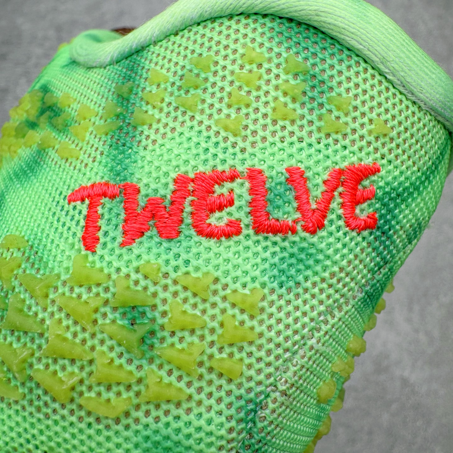 图片[13]-＃灭世/Max NK Ja 3 Scratch EP 莫兰特三代柔软舒适防滑耐磨透气支撑轻便低帮篮球鞋 万圣节限定 HV9924-700 2024『压轴』后卫实战旗舰 圣枪腰王 重磅革新登场🌪 🔝历时5个月！全力打造 科比➕欧文系列 综合体 ！Pt实战体验天花板上限 再度提高🔝 ✅【顶配缓震】独家革新搭载 前掌5mm TURBO气垫 兼具贴地与缓震！（正品仅长方形小气垫）➕后掌大马蹄14mm厚 气垫 提高后掌缓震极限 （正品后掌无气垫） ✅【顶级抗扭】 搭载硬度65HC 发泡中底框架 ➕高强度中足抗扭片 革新升级 赛事级抗扭水平！独此一家 ✅【顶级支撑】鞋身侧向包裹 双层补强层 200斤以上选手 也可驾驭（正品仅一层）对比市场货品偷工减料 不可同日而语！ ✅气垫气压上脚即可感受！后掌鞋垫掀开可见气垫轮廓（谨防窜货） 鞋底止滑配方 无需磨合 原地起飞🛫 NK年度后卫旗舰 独家革新升级 『口碑源自专业 实力来源于专注』 真灭世纯原 切勿被市场仿冒吊牌挂羊头卖狗肉 尺码：39-46 正码正拍-选品中心