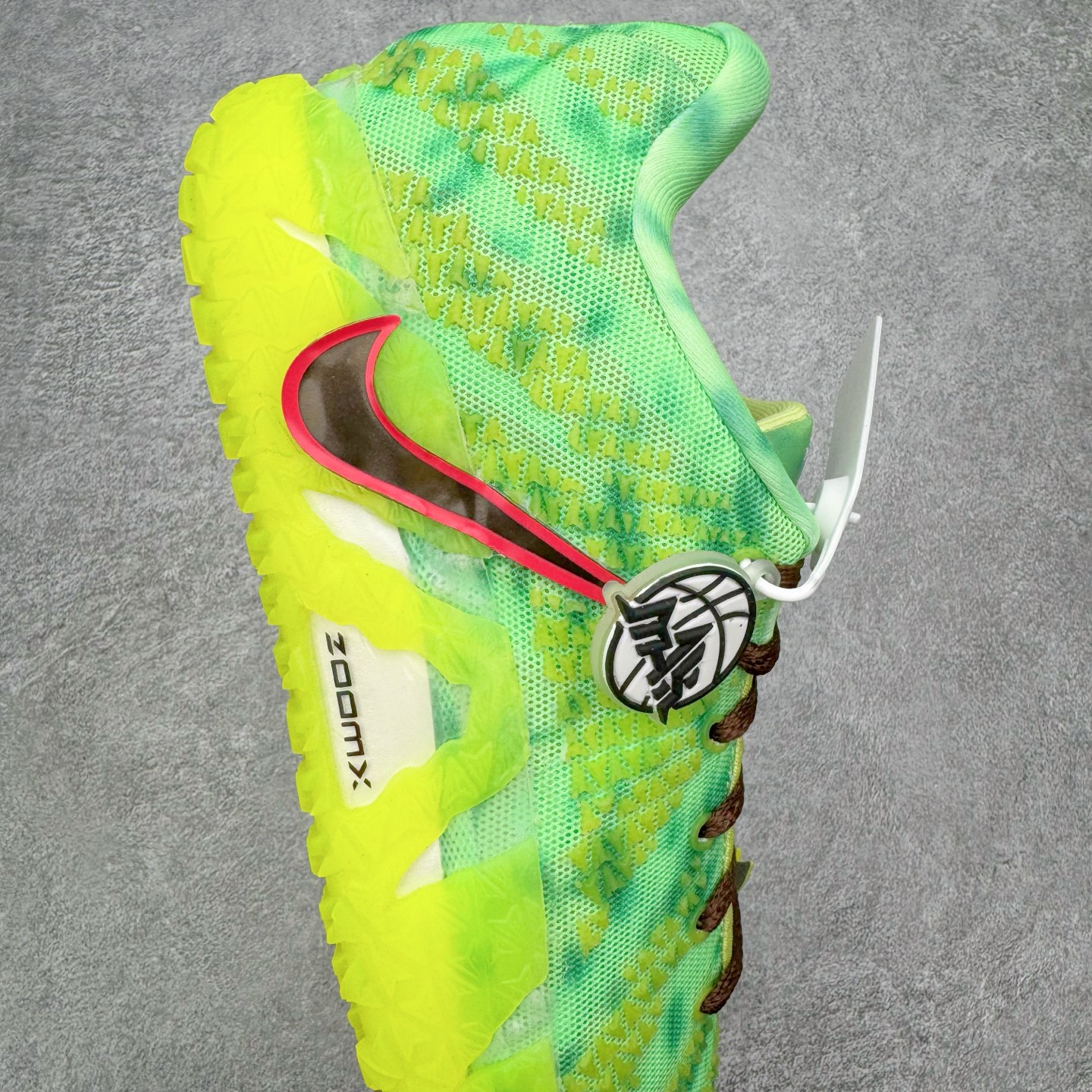 图片[6]-＃灭世/Max NK Ja 3 Scratch EP 莫兰特三代柔软舒适防滑耐磨透气支撑轻便低帮篮球鞋 万圣节限定 HV9924-700 2024『压轴』后卫实战旗舰 圣枪腰王 重磅革新登场🌪 🔝历时5个月！全力打造 科比➕欧文系列 综合体 ！Pt实战体验天花板上限 再度提高🔝 ✅【顶配缓震】独家革新搭载 前掌5mm TURBO气垫 兼具贴地与缓震！（正品仅长方形小气垫）➕后掌大马蹄14mm厚 气垫 提高后掌缓震极限 （正品后掌无气垫） ✅【顶级抗扭】 搭载硬度65HC 发泡中底框架 ➕高强度中足抗扭片 革新升级 赛事级抗扭水平！独此一家 ✅【顶级支撑】鞋身侧向包裹 双层补强层 200斤以上选手 也可驾驭（正品仅一层）对比市场货品偷工减料 不可同日而语！ ✅气垫气压上脚即可感受！后掌鞋垫掀开可见气垫轮廓（谨防窜货） 鞋底止滑配方 无需磨合 原地起飞🛫 NK年度后卫旗舰 独家革新升级 『口碑源自专业 实力来源于专注』 真灭世纯原 切勿被市场仿冒吊牌挂羊头卖狗肉 尺码：39-46 正码正拍-选品中心