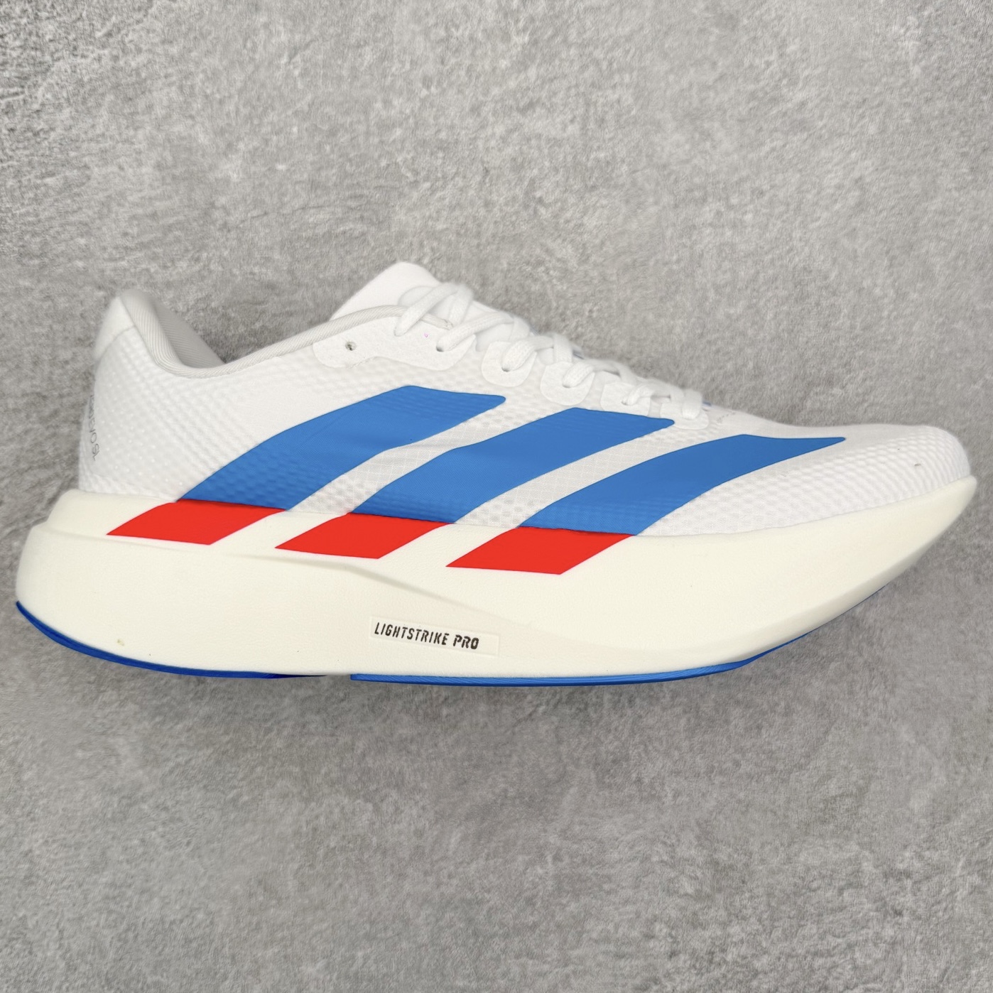 AD Adizero EVO SL 2 马拉松竞速专业跑鞋 CELERMESH针织网面非常轻薄 纤维间的缝隙很大 可以保证跑步时的透气、排汗效果 鞋舌直接与两侧的内衬和鞋底连接在一起 在跑步过程中不会被鞋舌的左右移动所困扰 在标准鞋带孔的基础上再拓宽一组鞋带孔 适合不同脚型的需求 突破性 EnergyRods 技术，有助于跑者实现更好的成绩 中底独特的LIGHTSTRIKE PRO泡棉材质 微弹感觉在跑步过程中给予了良好的支撑体验 对于顶级精英和高水平进阶跑者来说 ADIOS PRO是一双值得信赖的竞速比赛用鞋 尺码：36 36.5 37.5 38 38.5 39 40 40.5 41 42 42.5 43 44 44.5 45-选品中心