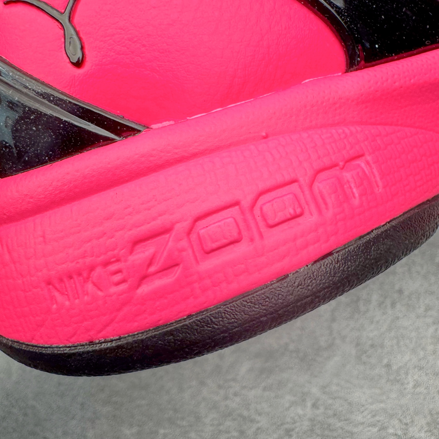 图片[13]-＃S2纯原 NK Zoom Kobe 6 Protro 科比六代 粉红鸳鸯 IQ9317-001 原楦纸板开发 鞋身流线型、后跟塑形 区分土肥圆 Zoom Turbo气垫 后掌EVA缓震 实战配置直接拉满 原档数据3D打印 鞋面蛇鳞一颗一粒匹配原版 全身鞋材卡料色独家定制 唯一正确喷漆SWOOSH NK专利Flyknit飞线科技 给予鞋身足够抗扭矩力 真实底模最大47.5 实战利器 专供海外市场 尺码：40 40.5 41 42 42.5 43 44 44.5 45 46 47.5 48.5 （脚宽、脚胖 建议买大半码）-选品中心