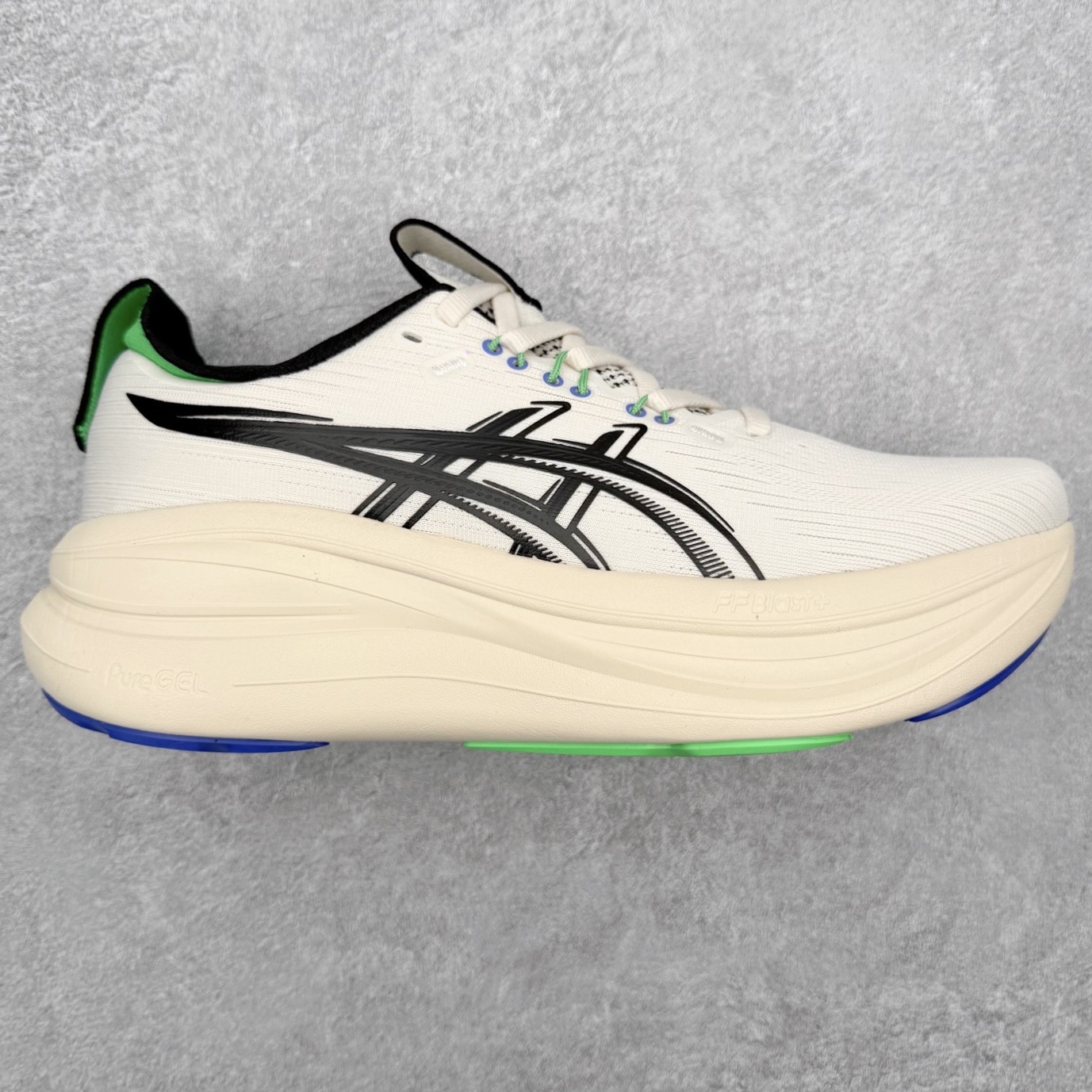 Asics GEL-Nimbus 28 亚瑟士缓震跑鞋 近年复古风潮的势头很旺 ASICS一直坚信保持身体的健康与活力是打造健康快乐的生活方式的最佳途径 ASICS为复古鞋型注入新设计 为玩家的街头穿搭提供了更多可能 GEL-NIMBUSTM9运动鞋最初是为中立和仰卧跑步者设计的长距离训练器 采用原始材料和关键细节重新设计 其Y2K时代的工业外观也被大胆的对比和色块所抵消 尺码：36 36.5 37.5 38 38.5 39 40 40.5 41.5 42 42.5 43.5 44 44.5 45-选品中心