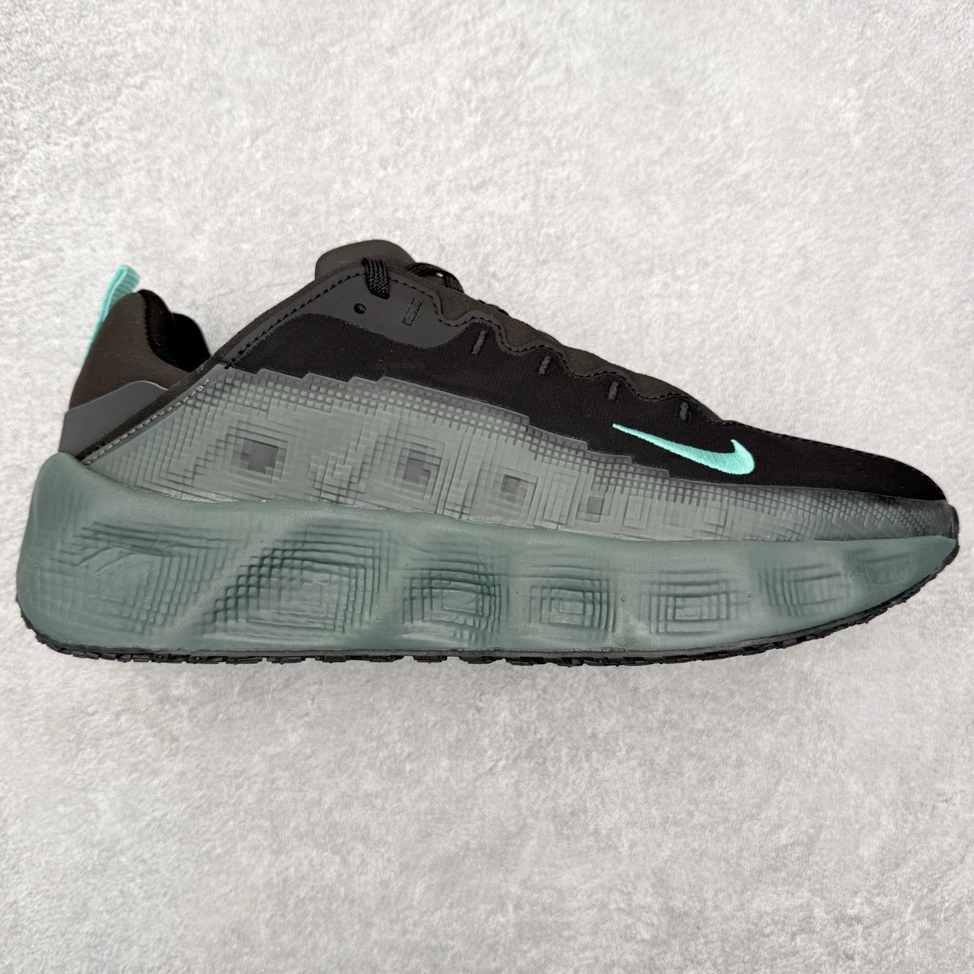 HYEIN SEO x NK Ava Rover 百搭舒适耐磨低帮跑步鞋 男女同款 流线型轮廓，通过轻薄物料鞋面结合 TPU 网格状支撑示人，增厚的中底材质选用 ReactX 加持，华夫外底收尾。鞋垫与后跟鞋提，克制点缀 Hyein Seo 字样。鞋垫与鞋提则采用菱形格纹的变化元素呈现。实拍调校N版已经零色差零失真 百分百还原实物色彩所见即所得 不存在货不对板色差等低级问题 选购参考实物拍摄 不混卖不参货 只用心做好货严格选品 承诺混一赔十 尺码：36 36.5 37.5 38 38.5 39 40 40.5 41 42 42.5 43 44 44.5 45-选品中心