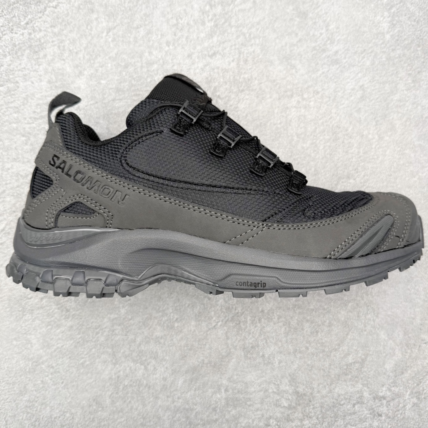 JeongLi x SALOMON萨洛蒙 XA PRO 3D 网布皮革联名款舒适百搭耐磨透气抗冲击低帮户外功能鞋 SALOMON诞生于1947年的法国阿尔卑斯山区，全球知名的户外运动品牌。一直致力于推动滑雪、越野跑等山地运动的发展及产品的进步。其产品设计致力于追求创新和发掘产品的性能极限，帮助喜欢自由的人在山地间不断挑战自我。实拍调校N版已经零色差零失真 百分百还原实物色彩所见即所得 不存在货不对板色差等低级问题 选购参考实物拍摄 不混卖不参货 只用心做好货严格选品 承诺混一赔十 尺码：36 36.5 37.5 38 38.5 39 40 40.5 41 42 42.5 43 44 44.5 45-选品中心