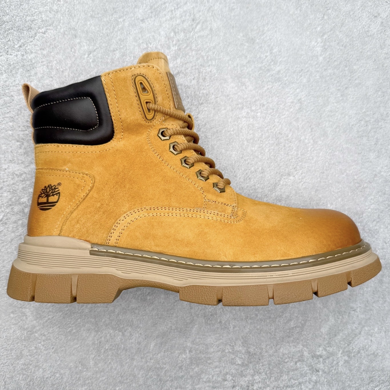 Timberland添柏岚/天伯伦 秋冬新品 秋冬必备户外休闲大黄靴系列#广东大厂品质 原盒原包装 时尚潮流搭配 面料采用意大利🇮🇹顶级磨砂细纹牛皮 轻质大底 搭配防臭防腐真皮乳胶鞋垫 大底到五金都是代工厂原材料制作 同原版固特异永不开胶工艺 好货不杀猪 首单质量严格把控 全网独家首发 品质毋庸置疑 全套官网统一包装 给您完美的穿着体验 质量考究耐穿 型男必备 专治不帅 高品质脚感一流 今年冬季防寒户外专用 日常随意搭配 尺码：38-44（皮鞋码）-选品中心