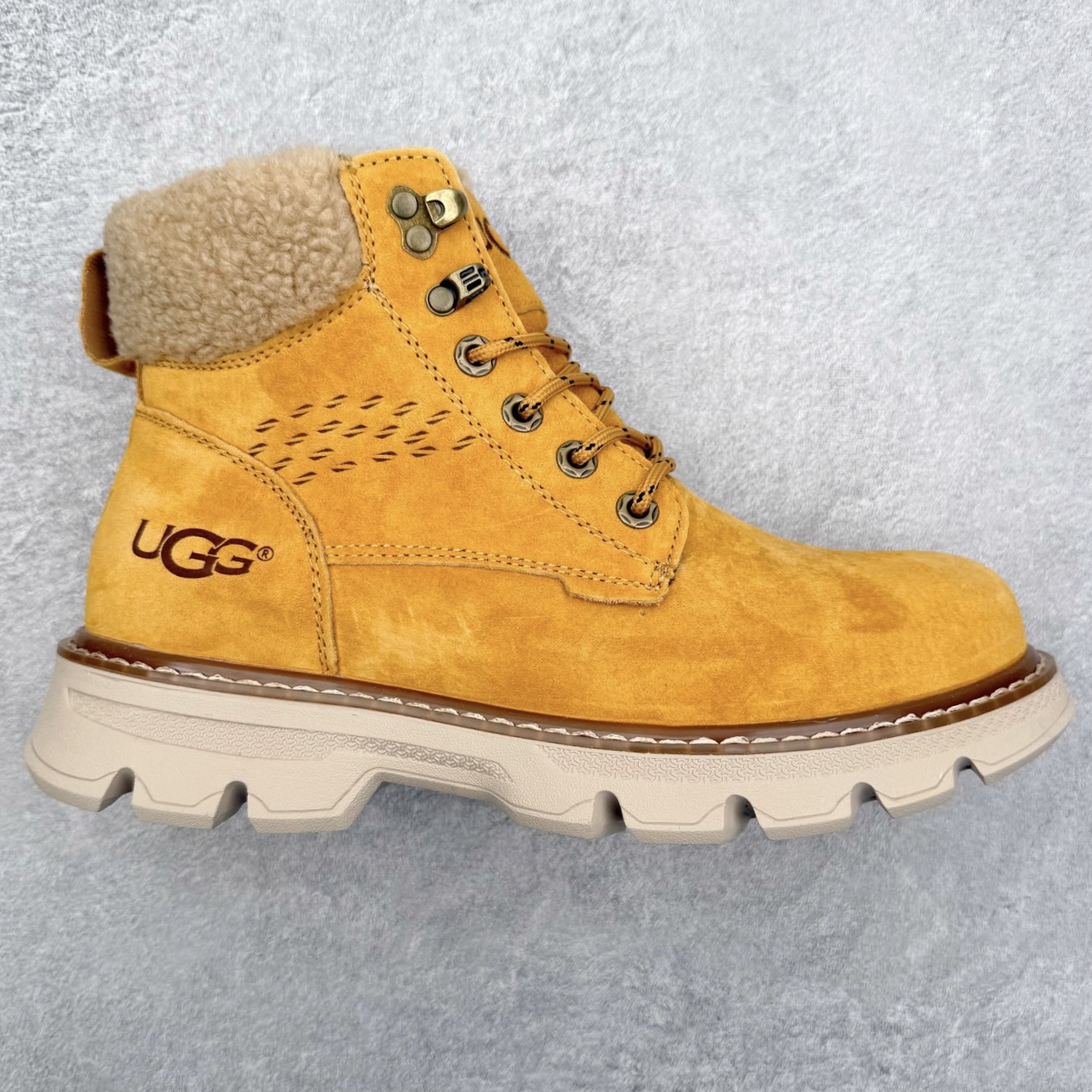 UGG Tasman Weather Hybrid 塔斯曼混合系列中帮轻量休闲马丁靴 UGG秋冬新品（羊羔毛一体内里🔥保暖锁热）秋冬必备 户外中帮休闲马丁靴雪地靴系列广东大厂品质 秋冬新款 时尚潮流搭配 面料釆用意大利进口磨砂牛皮 全鞋真牛皮材料 大底到五金都是代工厂原材料制作 好货不杀猪 首单质量严格把控 全套官网统一包装 今年冬季防寒户外专用产品 日常随意搭配 型男必备‼尺码：39-44（比运动鞋大一码）-选品中心