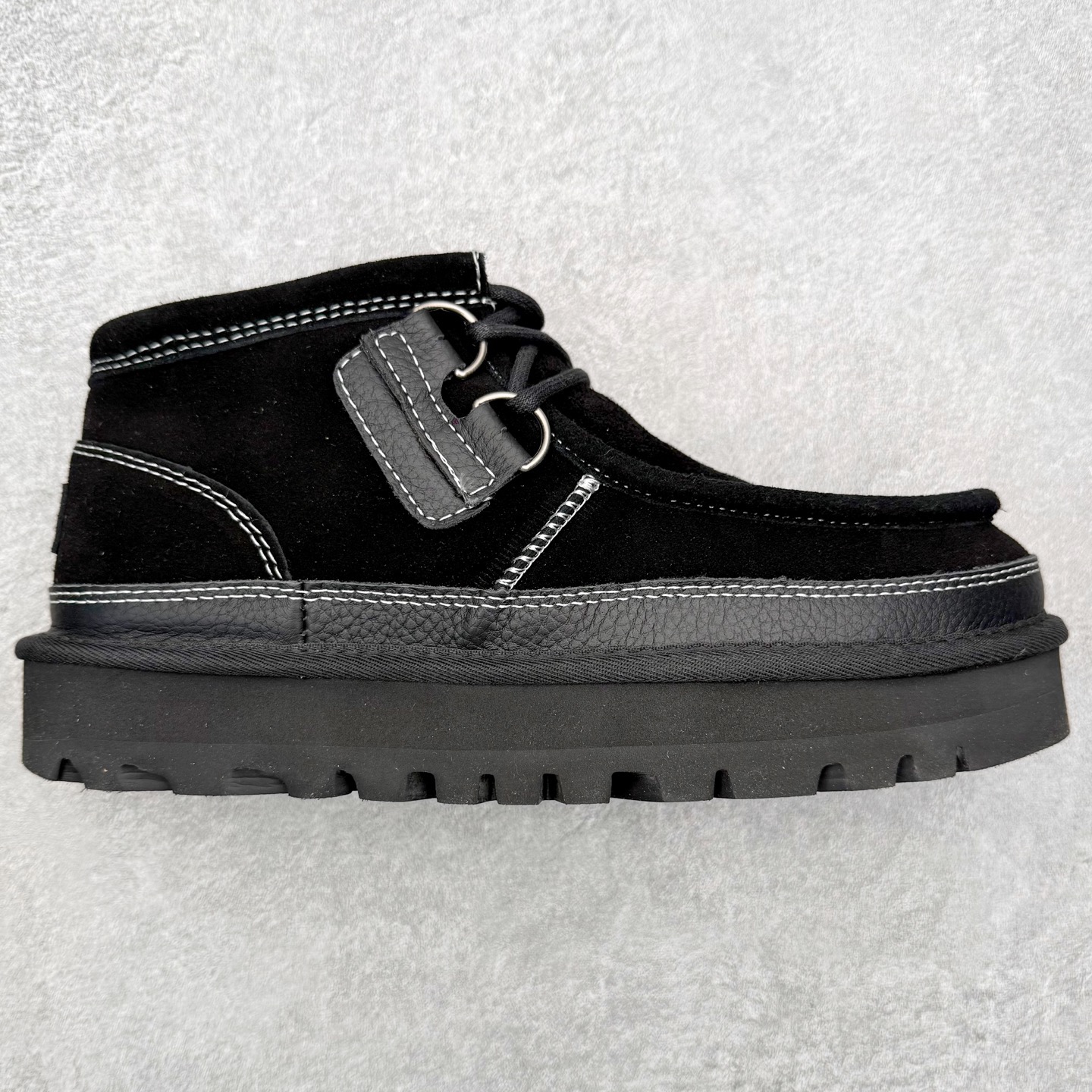 ＃福利特价 UGG Tasman Weather Hybrid 塔斯曼混合系列户外中帮休闲马丁靴雪地靴UGG秋冬新品 秋冬必备（内里加绒保暖🔥）时尚休闲马丁靴雪地靴系列 代购专供品质 面料采用进口头层牛皮材质 鞋内里采用🔥毛茸一体内里保暖锁热。外置防滑橡胶大底 系带设计 穿脱十分方便 采用TPU模压定型真皮鞋面材质#科技外底防滑,耐磨性和良好的弹性！尺码：39-45-选品中心