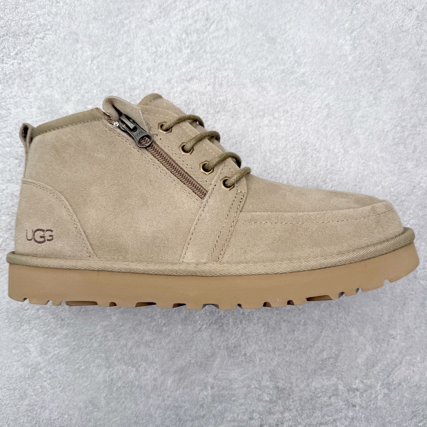 ＃福利特价 UGG Tasman Weather Hybrid 塔斯曼混合系列户外中帮休闲马丁靴雪地靴UGG秋冬新品 秋冬必备（内里加绒保暖🔥）时尚休闲马丁靴雪地靴系列 代购专供品质 面料采用进口头层牛皮材质 鞋内里采用🔥毛茸一体内里保暖锁热。外置防滑橡胶大底 系带设计 穿脱十分方便 采用TPU模压定型真皮鞋面材质#科技外底防滑,耐磨性和良好的弹性！尺码：39-45-选品中心