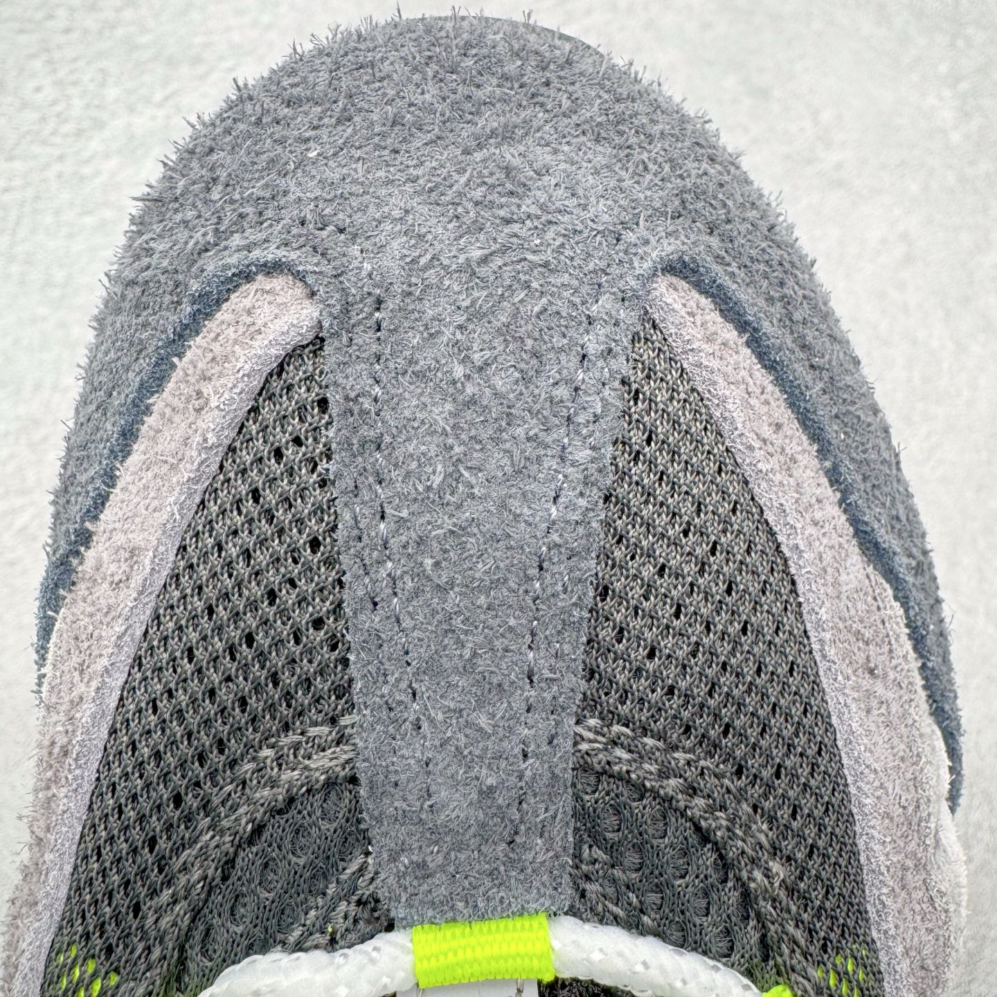 图片[16]-＃KZ神版 NK Air Max 95 OG 舒适百搭耐磨低帮气垫休闲跑步鞋 黑灰绿 HM4738-001 亲自操刀耗时半年开发 重金购买全套印尼原厂纸板楦头开发 2025官方主推系列 致敬诞生30周年的传奇鞋型 Air Max 95 系列再度重磅复刻归来 以全新配色续写光辉历史 更以现代手法重塑经典 将复古风格与前沿科技完美融合 一比一鞋头弧度高度鞋身弧度 东莞原厂模具大底 一码一模 原厂高韧性Tpu 独家供应45.5 48.5 原厂特供同批次皮料与Zp零色差 原厂特供内外标均可过绿X扫描认证 独家原装Big Bubble气垫 气垫体积更大 提供更强的缓震性能和回弹性 进口玻璃冲刀皮料裁剪零毛边 电脑针车工艺 鞋面不留荧光细节 平台可冲 超高鞋面清洁度 最高QC检验标准 控制溢胶瑕疵 每一双都是工艺品 实拍调校N版已经零色差零失真 百分百还原实物色彩所见即所得 不存在货不对板色差等低级问题 选购参考实物拍摄 不混卖不参货 只用心做好货严格选品 承诺混一赔十 尺码：35.5 36 36.5 37.5 38 38.5 39 40 40.5 41 42 42.5 43 44 44.5 45 45.5 46 47.5 48.5-选品中心