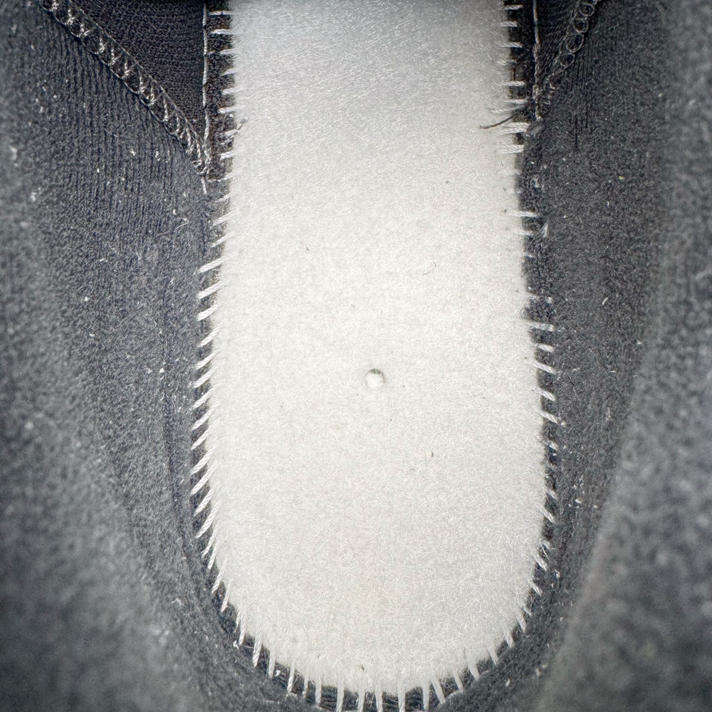 图片[10]-＃KZ神版 NK Air Max 95 OG 舒适百搭耐磨低帮气垫休闲跑步鞋 黑灰绿 HM4738-001 亲自操刀耗时半年开发 重金购买全套印尼原厂纸板楦头开发 2025官方主推系列 致敬诞生30周年的传奇鞋型 Air Max 95 系列再度重磅复刻归来 以全新配色续写光辉历史 更以现代手法重塑经典 将复古风格与前沿科技完美融合 一比一鞋头弧度高度鞋身弧度 东莞原厂模具大底 一码一模 原厂高韧性Tpu 独家供应45.5 48.5 原厂特供同批次皮料与Zp零色差 原厂特供内外标均可过绿X扫描认证 独家原装Big Bubble气垫 气垫体积更大 提供更强的缓震性能和回弹性 进口玻璃冲刀皮料裁剪零毛边 电脑针车工艺 鞋面不留荧光细节 平台可冲 超高鞋面清洁度 最高QC检验标准 控制溢胶瑕疵 每一双都是工艺品 实拍调校N版已经零色差零失真 百分百还原实物色彩所见即所得 不存在货不对板色差等低级问题 选购参考实物拍摄 不混卖不参货 只用心做好货严格选品 承诺混一赔十 尺码：35.5 36 36.5 37.5 38 38.5 39 40 40.5 41 42 42.5 43 44 44.5 45 45.5 46 47.5 48.5-选品中心