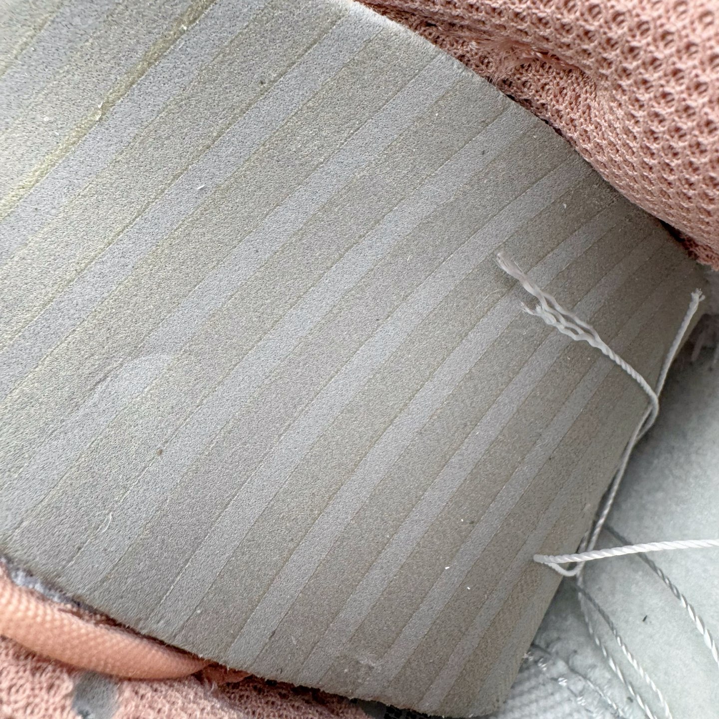 图片[19]-＃YC纯原 NK Dunk Low 白粉 IB4417-102 实力大厂出品 新配色陆续开发 利润个位数只为口碑 全套原纸板楦头开发 确保原汁原味 完美呈现DUNK版型 一比一鞋头弧度高度鞋身弧度 此版本只针对中端市场 皮料材质有所更替 其他数据细节工艺流程均保持一致 绝不口嗨 细节品控鞋型随意对比 独家私模官方第六代原厂航空铝磨具打磨大底 鞋头坡度极致还原 无解鞋型 原盒原配 圈内天花板工艺 原厂玻璃冲刀 超高清洁度 全鞋零毛边皮料切割 原厂中底布点胶 中底布拉帮走线遵循公司 尺码：36 36.5 37.5 38 38.5 39 40 40.5 41 42 42.5 43 44 44.5 45 46-选品中心