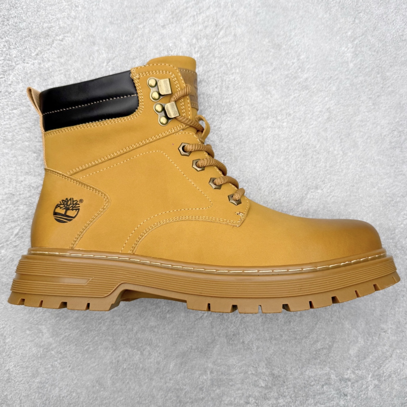 Timberland添柏岚/天伯伦 秋冬新品 秋冬必备户外休闲大黄靴系列#广东大厂品质 原盒原包装 时尚潮流搭配 面料采用意大利🇮🇹顶级磨砂细纹牛皮 轻质大底 搭配防臭防腐真皮乳胶鞋垫 大底到五金都是代工厂原材料制作 同原版固特异永不开胶工艺 好货不杀猪 首单质量严格把控 全网独家首发 品质毋庸置疑 全套官网统一包装 给您完美的穿着体验 质量考究耐穿 型男必备 专治不帅 高品质脚感一流 今年冬季防寒户外专用 日常随意搭配 尺码：38-44（皮鞋码）-选品中心