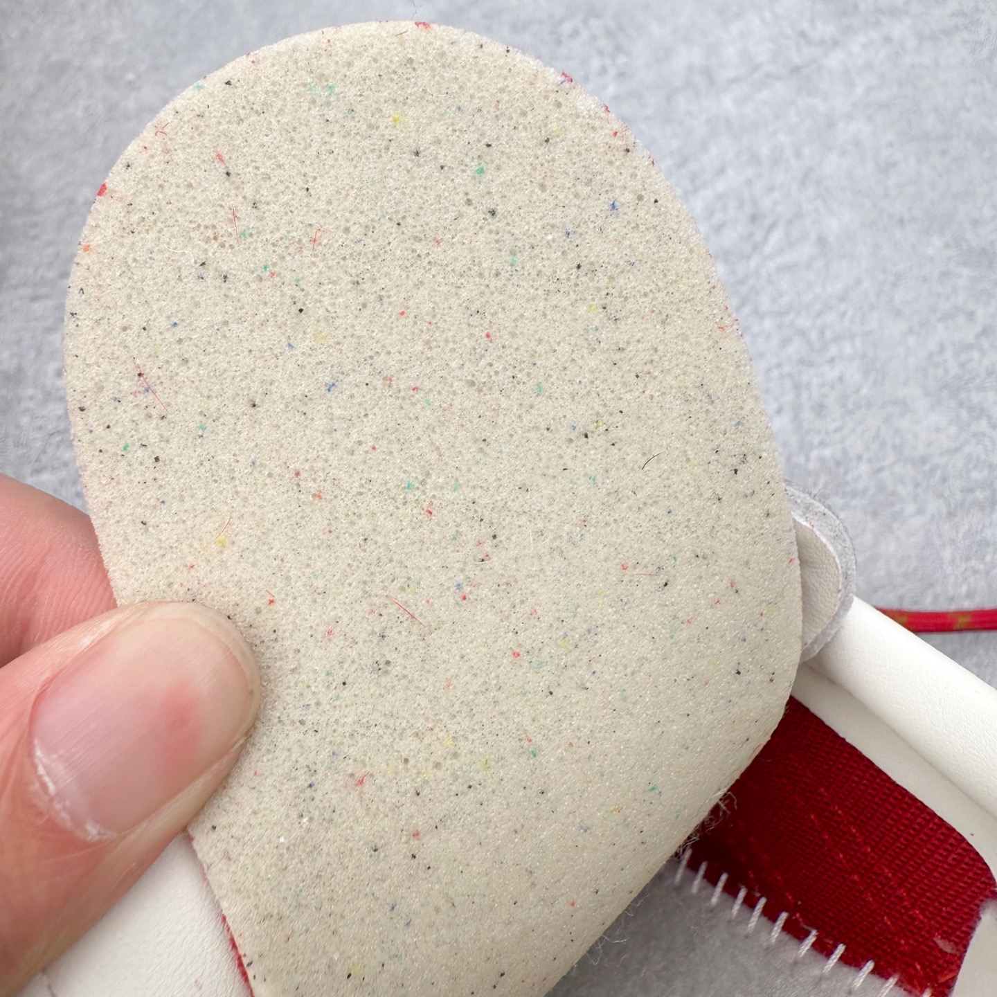 图片[18]-＃纯原 AD Originals Gazelle Bold W 羚羊松糕系列复古百搭厚底增高低帮休闲运动板鞋 KJ4293 新的一年就要换新的打扮啦！除了设定变美、健身、减肥等目标外，你已经可以利用鞋子来“偷偷改善身材比例”的愿望了！ 因为有一句话。身高不够。鞋子来凑~赶快入手以下各大运动品牌最新推出的“厚底增高运动鞋”吧。 是最好穿最百搭的长腿神器。 重点是……不仅价格不错～鞋子也不错啊！Originals的Gazelle Bold鞋款打造出「超厚底版本」！延续流线鞋型、经典麂皮材质、白色三条线和侧面烫金标志的复古外型，奶油白鞋底高度直接乘3，出门搭上它，保证一路步步高升。尺码：36 36⅔ 37⅓ 38 38⅔ 39⅓ 40-选品中心