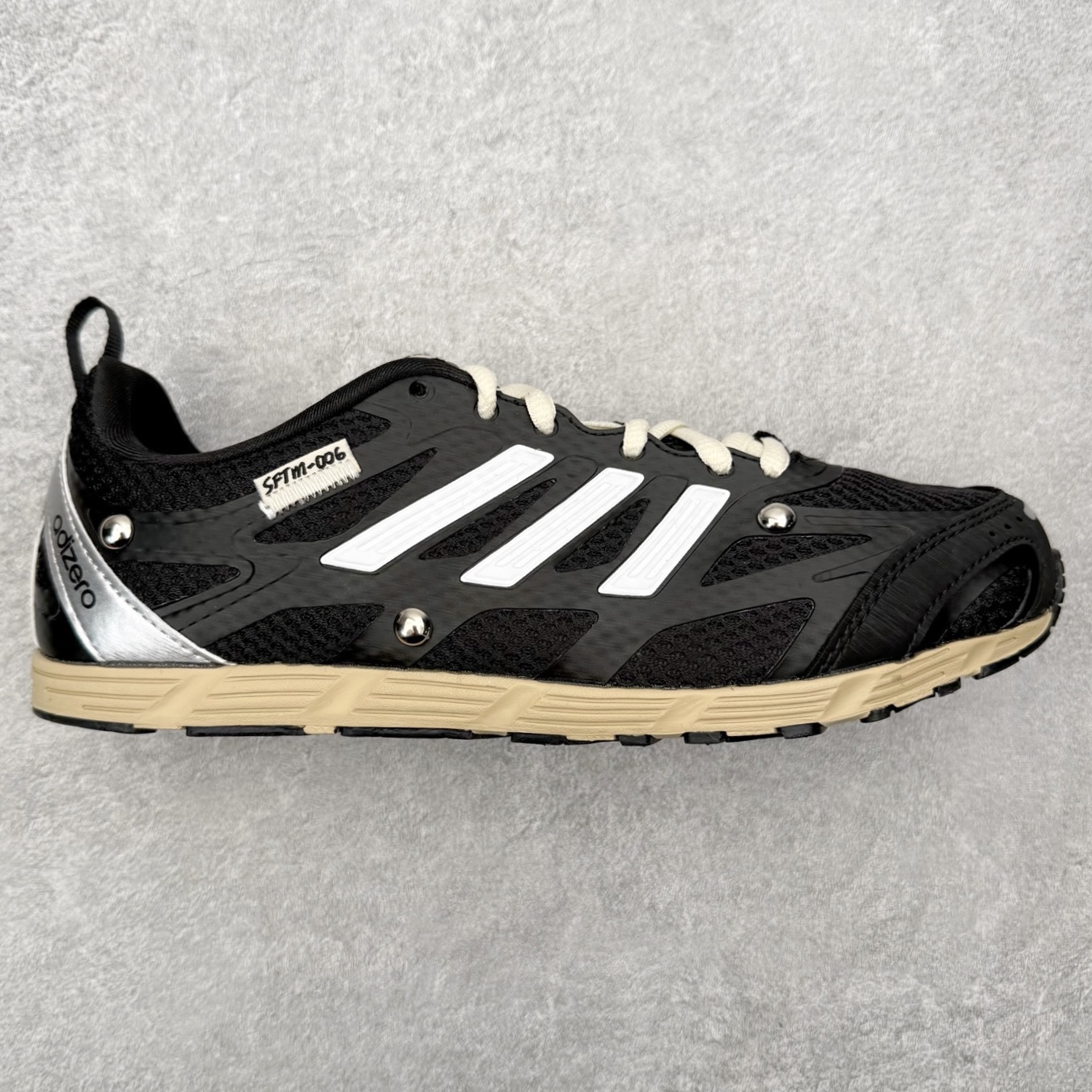 SONG FOR THE MUTE x AD originals Adizero PR SFTM-006 联名款舒适百搭透气跑步鞋 男女同款 HP3523 实拍调校N版已经零色差零失真 百分百还原实物色彩所见即所得 不存在货不对板色差等低级问题 选购参考实物拍摄 不混卖不参货 只用心做好货严格选品 承诺混一赔十 尺码：36 36.5 37.5 38 38.5 39 40 40.5 41 42 42.5 43 44 44.5 45-选品中心