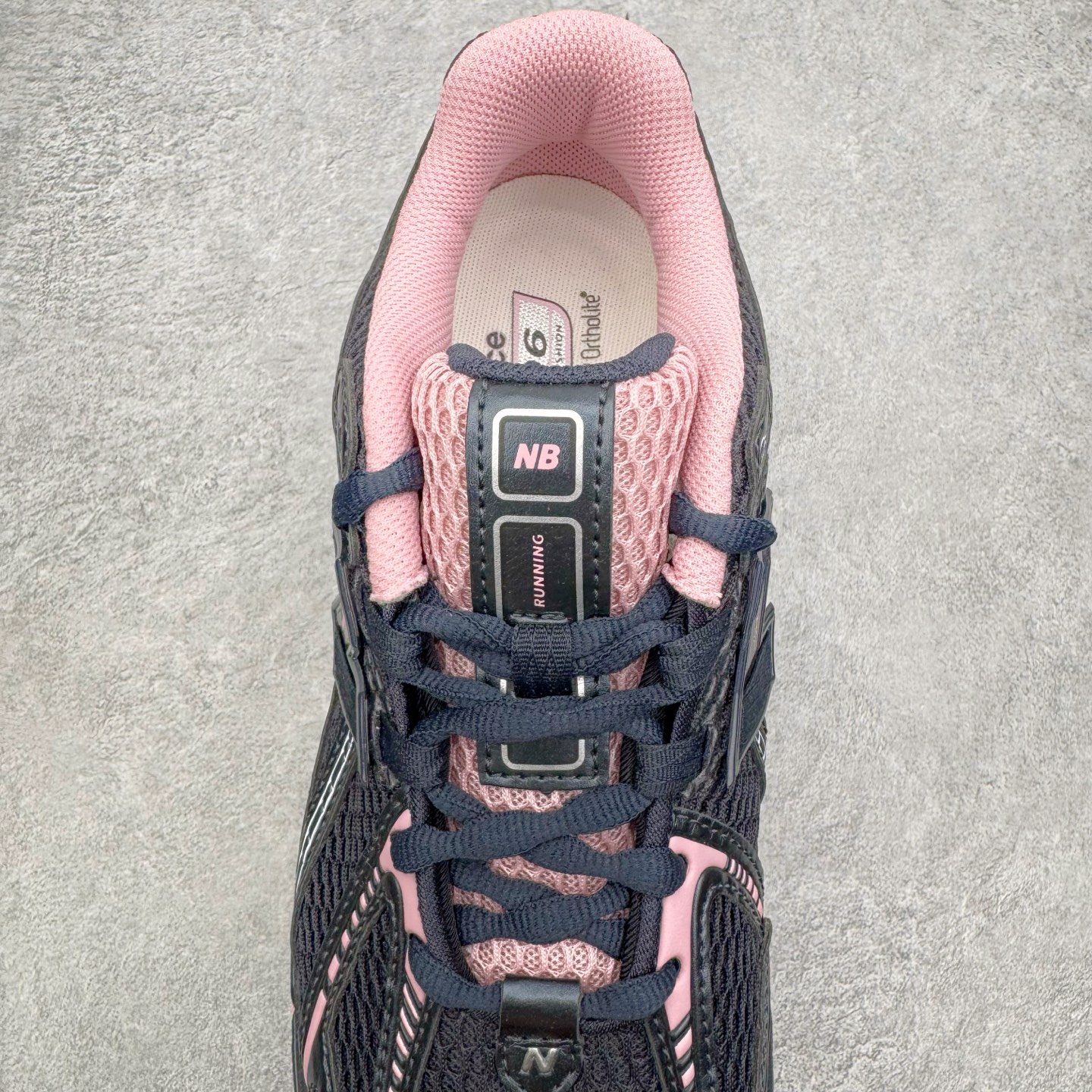 图片[5]-＃M纯原 New Balance M1906RCU 黑粉 NB新百伦潮流复古织物皮革减震防滑耐磨轻便低帮跑步鞋 原档数据独立私模大底 唯一正确六层组合大底 RB前软后硬 百分百还原原鞋脚感 基于市场现有版本全新升级调整 NB市场最强产物 全网最全配色加持 全套原楦原纸板原厂数据开发 全鞋电脑针车加持 原厂网布 原装进口头层翻毛皮料正确绒感卡色 正确中底拉帮中底网布细节 一比一手工擦旧效果 冲裁组合 匠心打造 耗时两个月开发完成 工艺极其复杂难度可想而知 高端零售专供产物 尺码：36 37 37.5 38 38.5 39.5 40 40.5 41.5 42 42.5 43 44 44.5 45 45.5 46.5 47-选品中心