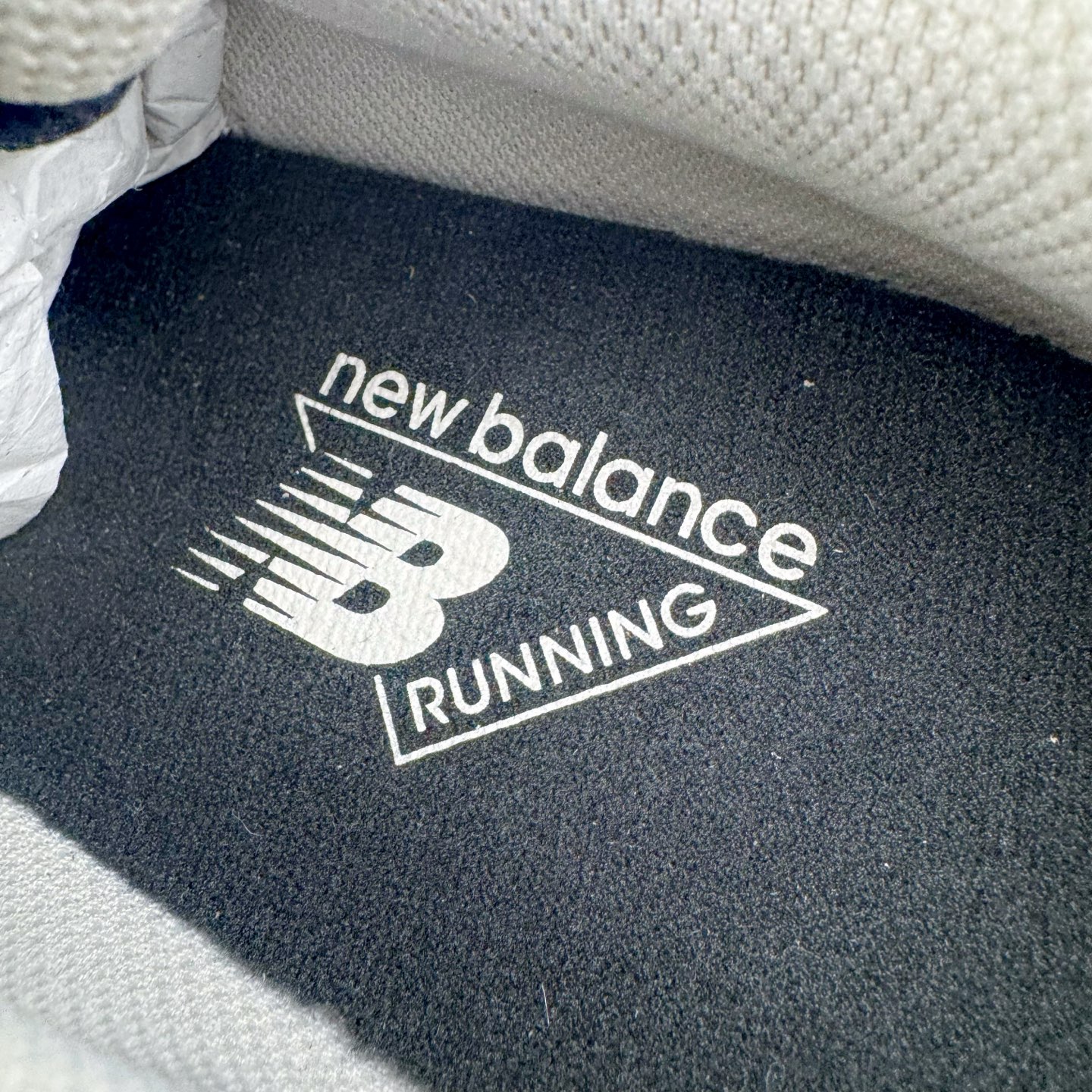 图片[15]-＃M纯原 New Balance U204LMRA NB新百伦新款舒适百搭耐磨轻便低帮生活休闲鞋 男女同款 原档数据独立私模大底 唯一正确三层组合大底 特高弹切片加持 百分百还原原鞋脚感 NB市场最强产物 防伪原标全套原楦原纸板原厂数据开发 全鞋电脑针车加持 原厂网布 原装进口头层翻毛皮料正确绒感卡色 正确中底拉帮中底网布细节 匠心打造 耗时两个月开发完成 工艺极其复杂难度可想而知 高端零售专供产物 尺码：36 37 37.5 38 38.5 39.5 40 40.5 41.5 42 42.5 43 44 44.5 45 45.5 46.5 47-选品中心