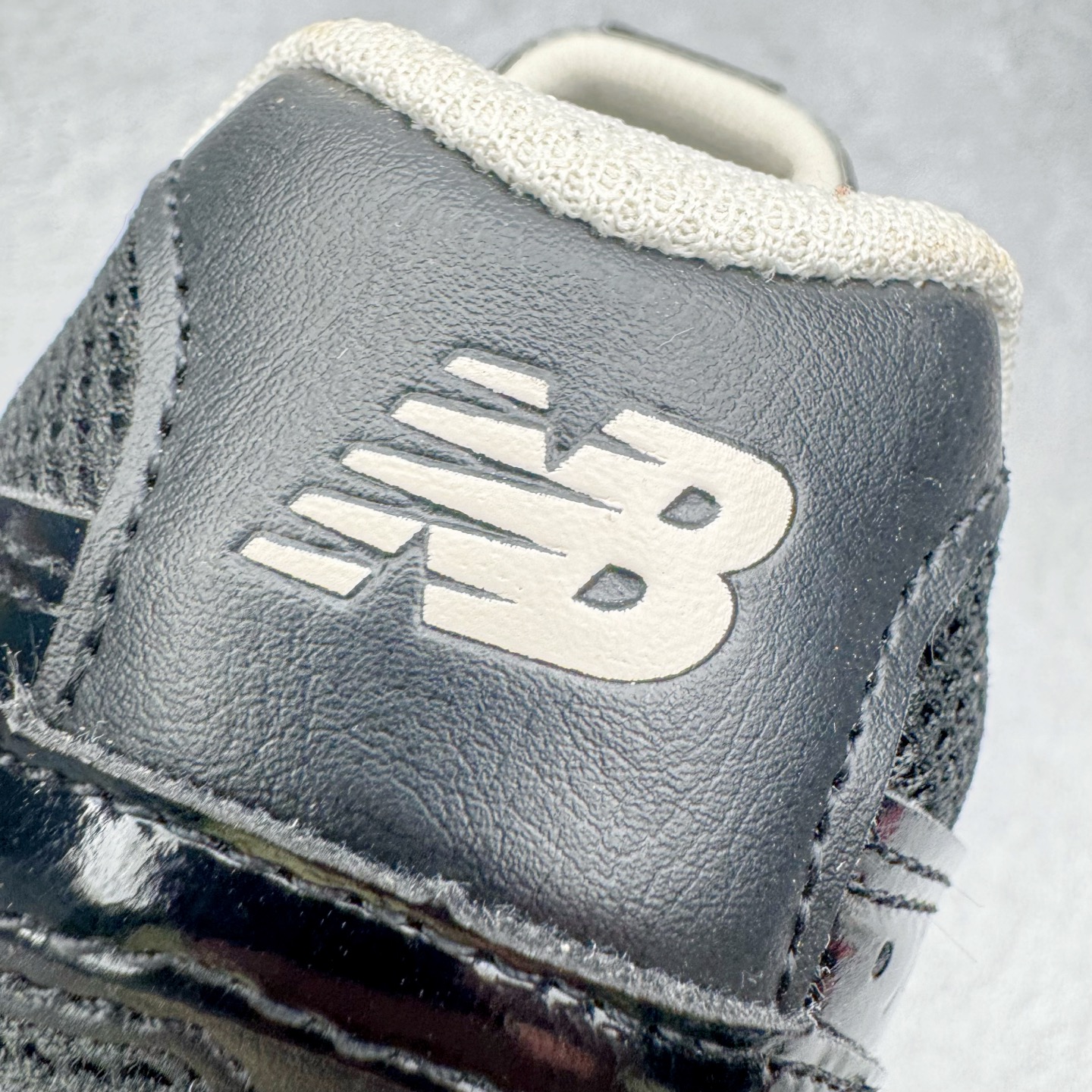 图片[12]-＃M纯原 New Balance U204LMRA NB新百伦新款舒适百搭耐磨轻便低帮生活休闲鞋 男女同款 原档数据独立私模大底 唯一正确三层组合大底 特高弹切片加持 百分百还原原鞋脚感 NB市场最强产物 防伪原标全套原楦原纸板原厂数据开发 全鞋电脑针车加持 原厂网布 原装进口头层翻毛皮料正确绒感卡色 正确中底拉帮中底网布细节 匠心打造 耗时两个月开发完成 工艺极其复杂难度可想而知 高端零售专供产物 尺码：36 37 37.5 38 38.5 39.5 40 40.5 41.5 42 42.5 43 44 44.5 45 45.5 46.5 47-选品中心