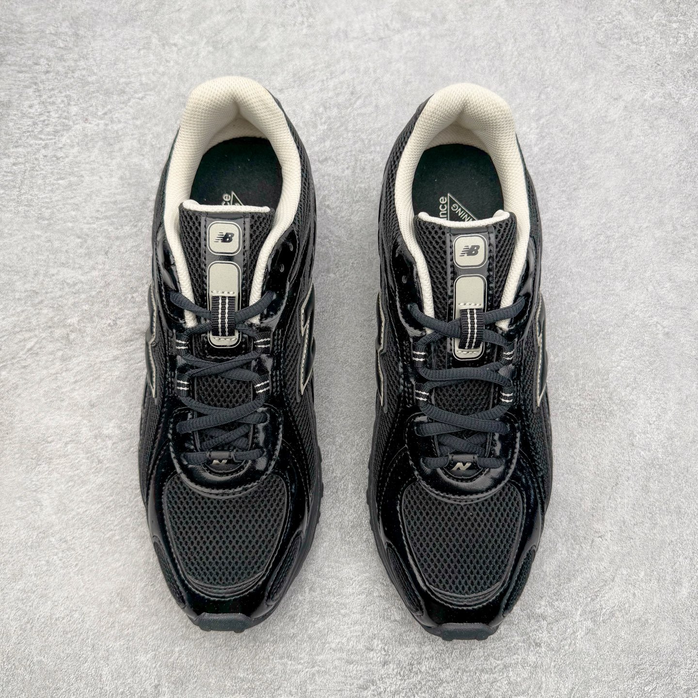 图片[2]-＃M纯原 New Balance U204LMRA NB新百伦新款舒适百搭耐磨轻便低帮生活休闲鞋 男女同款 原档数据独立私模大底 唯一正确三层组合大底 特高弹切片加持 百分百还原原鞋脚感 NB市场最强产物 防伪原标全套原楦原纸板原厂数据开发 全鞋电脑针车加持 原厂网布 原装进口头层翻毛皮料正确绒感卡色 正确中底拉帮中底网布细节 匠心打造 耗时两个月开发完成 工艺极其复杂难度可想而知 高端零售专供产物 尺码：36 37 37.5 38 38.5 39.5 40 40.5 41.5 42 42.5 43 44 44.5 45 45.5 46.5 47-选品中心