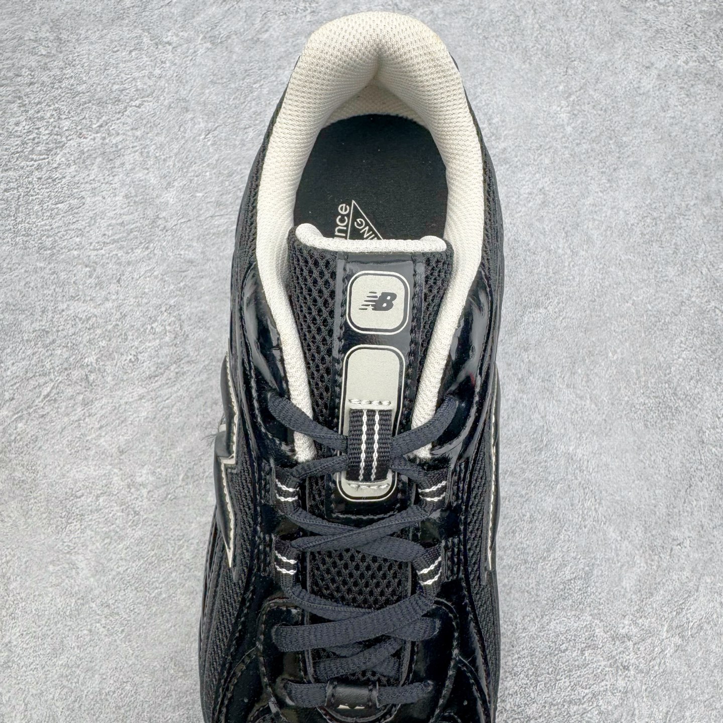 图片[5]-＃M纯原 New Balance U204LMRA NB新百伦新款舒适百搭耐磨轻便低帮生活休闲鞋 男女同款 原档数据独立私模大底 唯一正确三层组合大底 特高弹切片加持 百分百还原原鞋脚感 NB市场最强产物 防伪原标全套原楦原纸板原厂数据开发 全鞋电脑针车加持 原厂网布 原装进口头层翻毛皮料正确绒感卡色 正确中底拉帮中底网布细节 匠心打造 耗时两个月开发完成 工艺极其复杂难度可想而知 高端零售专供产物 尺码：36 37 37.5 38 38.5 39.5 40 40.5 41.5 42 42.5 43 44 44.5 45 45.5 46.5 47-选品中心