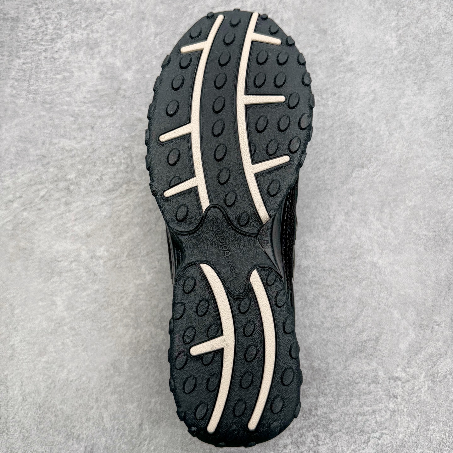 图片[9]-＃M纯原 New Balance U204LMRA NB新百伦新款舒适百搭耐磨轻便低帮生活休闲鞋 男女同款 原档数据独立私模大底 唯一正确三层组合大底 特高弹切片加持 百分百还原原鞋脚感 NB市场最强产物 防伪原标全套原楦原纸板原厂数据开发 全鞋电脑针车加持 原厂网布 原装进口头层翻毛皮料正确绒感卡色 正确中底拉帮中底网布细节 匠心打造 耗时两个月开发完成 工艺极其复杂难度可想而知 高端零售专供产物 尺码：36 37 37.5 38 38.5 39.5 40 40.5 41.5 42 42.5 43 44 44.5 45 45.5 46.5 47-选品中心