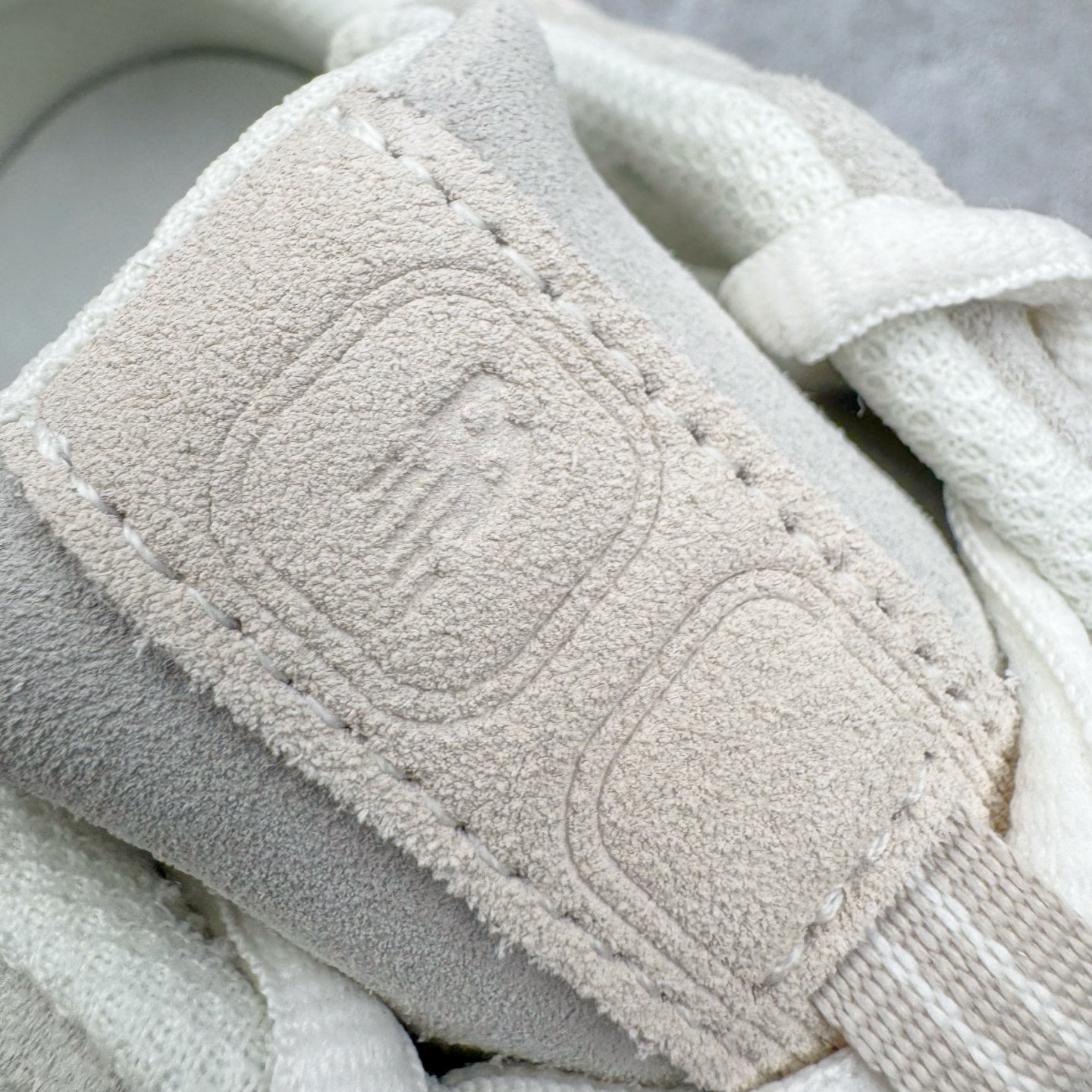 图片[12]-＃M纯原 New Balance U204LMMC NB新百伦新款舒适百搭耐磨轻便低帮生活休闲鞋 男女同款 原档数据独立私模大底 唯一正确三层组合大底 特高弹切片加持 百分百还原原鞋脚感 NB市场最强产物 防伪原标全套原楦原纸板原厂数据开发 全鞋电脑针车加持 原厂网布 原装进口头层翻毛皮料正确绒感卡色 正确中底拉帮中底网布细节 匠心打造 耗时两个月开发完成 工艺极其复杂难度可想而知 高端零售专供产物 尺码：36 37 37.5 38 38.5 39.5 40 40.5 41.5 42 42.5 43 44 44.5 45 45.5 46.5 47-选品中心