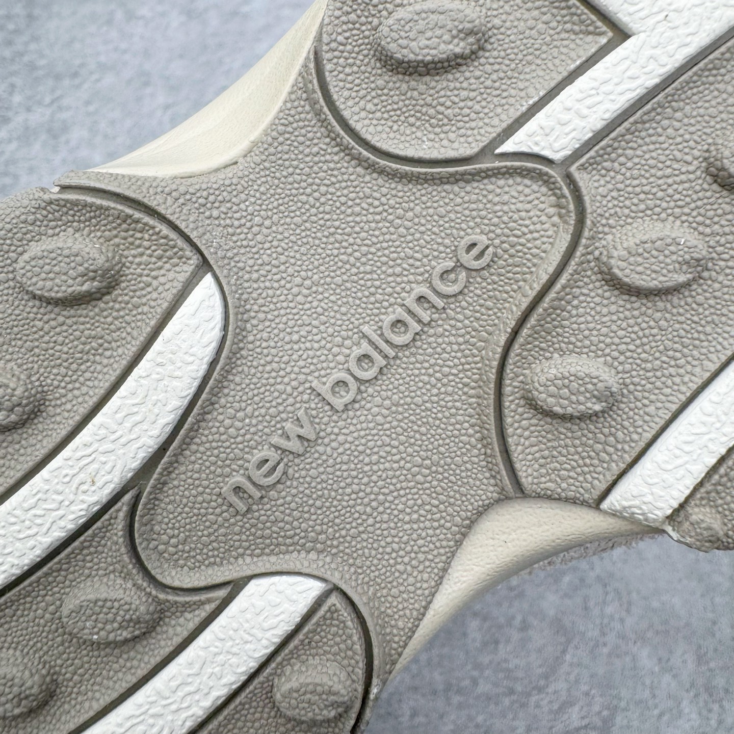 图片[10]-＃M纯原 New Balance U204LMMC NB新百伦新款舒适百搭耐磨轻便低帮生活休闲鞋 男女同款 原档数据独立私模大底 唯一正确三层组合大底 特高弹切片加持 百分百还原原鞋脚感 NB市场最强产物 防伪原标全套原楦原纸板原厂数据开发 全鞋电脑针车加持 原厂网布 原装进口头层翻毛皮料正确绒感卡色 正确中底拉帮中底网布细节 匠心打造 耗时两个月开发完成 工艺极其复杂难度可想而知 高端零售专供产物 尺码：36 37 37.5 38 38.5 39.5 40 40.5 41.5 42 42.5 43 44 44.5 45 45.5 46.5 47-选品中心