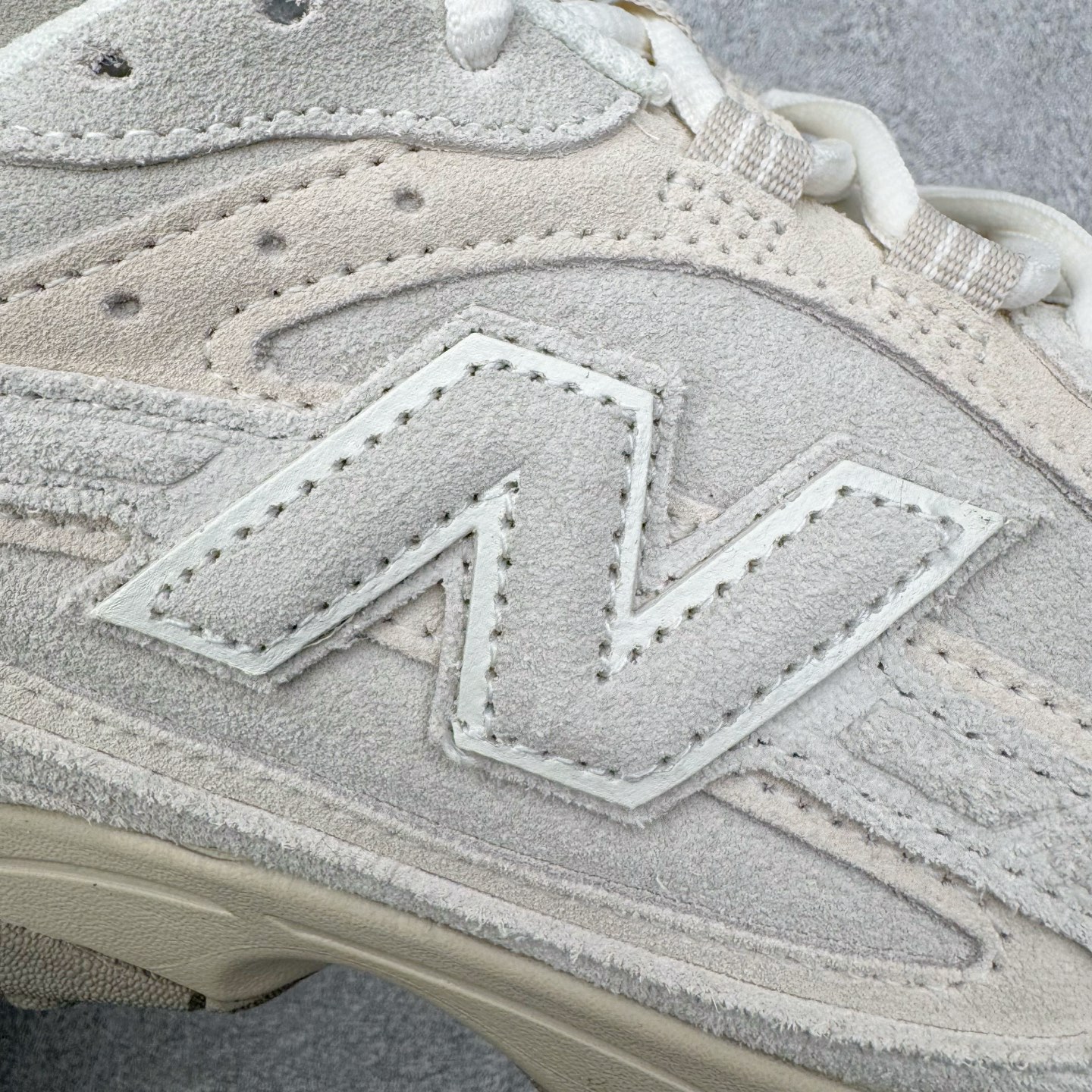 图片[11]-＃M纯原 New Balance U204LMMC NB新百伦新款舒适百搭耐磨轻便低帮生活休闲鞋 男女同款 原档数据独立私模大底 唯一正确三层组合大底 特高弹切片加持 百分百还原原鞋脚感 NB市场最强产物 防伪原标全套原楦原纸板原厂数据开发 全鞋电脑针车加持 原厂网布 原装进口头层翻毛皮料正确绒感卡色 正确中底拉帮中底网布细节 匠心打造 耗时两个月开发完成 工艺极其复杂难度可想而知 高端零售专供产物 尺码：36 37 37.5 38 38.5 39.5 40 40.5 41.5 42 42.5 43 44 44.5 45 45.5 46.5 47-选品中心