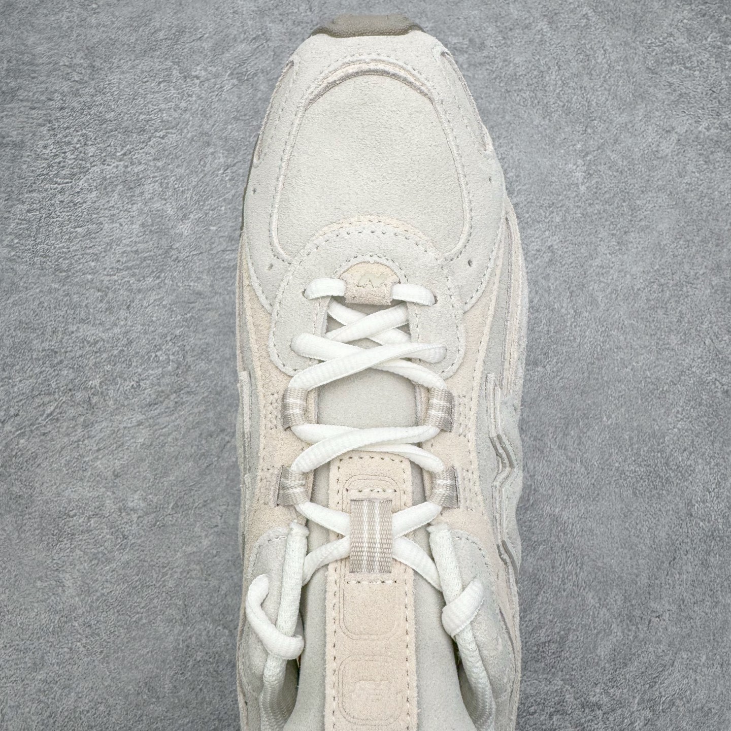 图片[4]-＃M纯原 New Balance U204LMMC NB新百伦新款舒适百搭耐磨轻便低帮生活休闲鞋 男女同款 原档数据独立私模大底 唯一正确三层组合大底 特高弹切片加持 百分百还原原鞋脚感 NB市场最强产物 防伪原标全套原楦原纸板原厂数据开发 全鞋电脑针车加持 原厂网布 原装进口头层翻毛皮料正确绒感卡色 正确中底拉帮中底网布细节 匠心打造 耗时两个月开发完成 工艺极其复杂难度可想而知 高端零售专供产物 尺码：36 37 37.5 38 38.5 39.5 40 40.5 41.5 42 42.5 43 44 44.5 45 45.5 46.5 47-选品中心