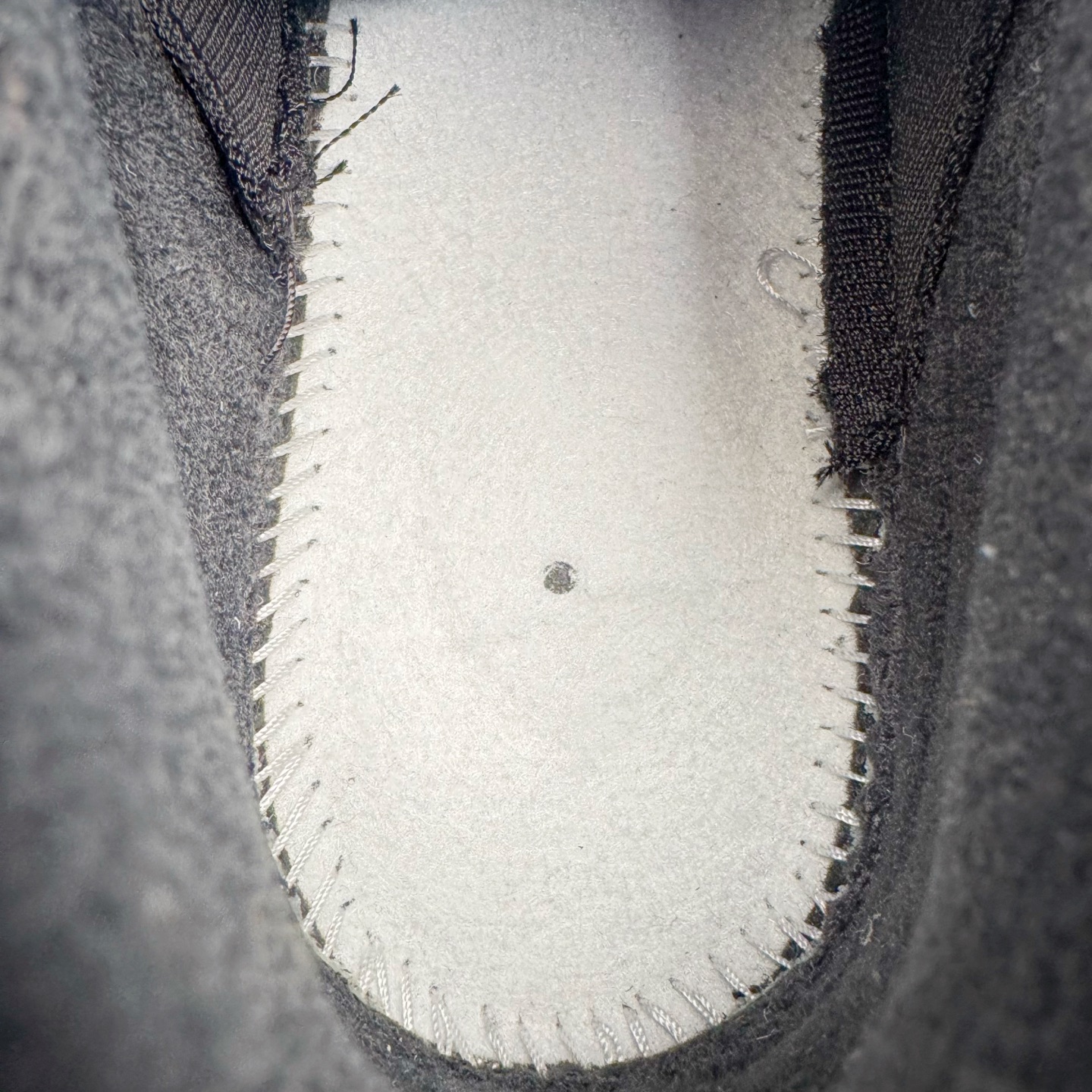 图片[19]-＃GX纯原 NK Air Max 95 复古减震气垫跑鞋 黑棕迷彩 HQ1973-001 经典重温 外单专供大厂出品 品质稳定 一百余色 终端操作 鞋款设计灵感源于人体构造 中底设计基于人体的脊柱构造 是整体设计的核心 尼龙孔眼代表了肋骨 而分层式面板和网眼象征着肌肉纤维和肉体组织 Air Max 95采用了两个独立的吹塑成型的Air-Sole单元 并首次在前掌使用可视化气垫设计 Swoosh logo夜当作一个 点符号放在了鞋子的后帮位置 20年的发展让 AIR MAX 95有了不同的故事 20年后再度面向世人的时候 焕然一新的面貌 让人有了另外一种清新脱俗的感觉 尺码：40 40.5 41 42 42.5 43 44 44.5 45 45.5 46 47.5 48.5-选品中心