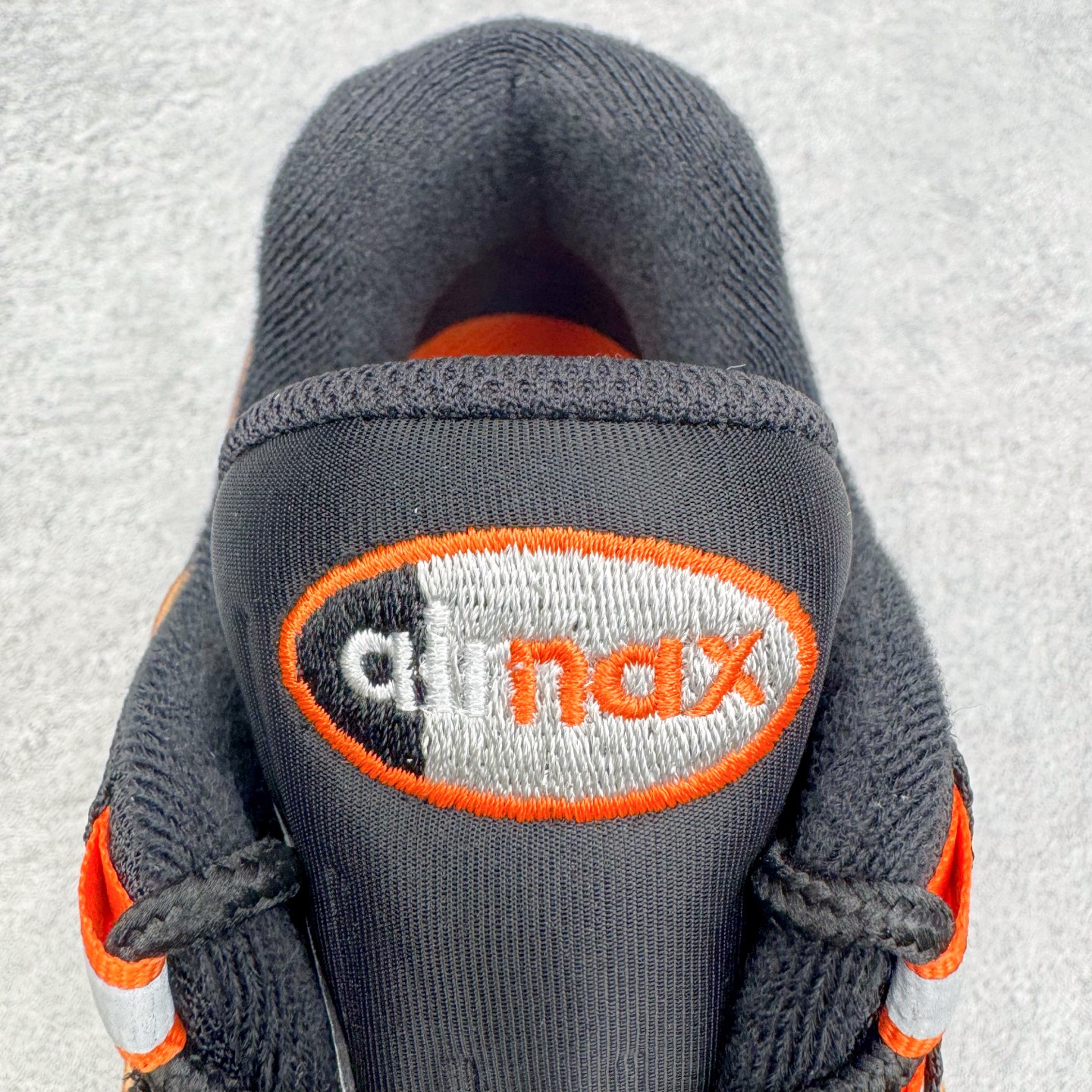 图片[17]-＃GX纯原 NK Air Max 95 复古减震气垫跑鞋 黑棕迷彩 HQ1973-001 经典重温 外单专供大厂出品 品质稳定 一百余色 终端操作 鞋款设计灵感源于人体构造 中底设计基于人体的脊柱构造 是整体设计的核心 尼龙孔眼代表了肋骨 而分层式面板和网眼象征着肌肉纤维和肉体组织 Air Max 95采用了两个独立的吹塑成型的Air-Sole单元 并首次在前掌使用可视化气垫设计 Swoosh logo夜当作一个 点符号放在了鞋子的后帮位置 20年的发展让 AIR MAX 95有了不同的故事 20年后再度面向世人的时候 焕然一新的面貌 让人有了另外一种清新脱俗的感觉 尺码：40 40.5 41 42 42.5 43 44 44.5 45 45.5 46 47.5 48.5-选品中心