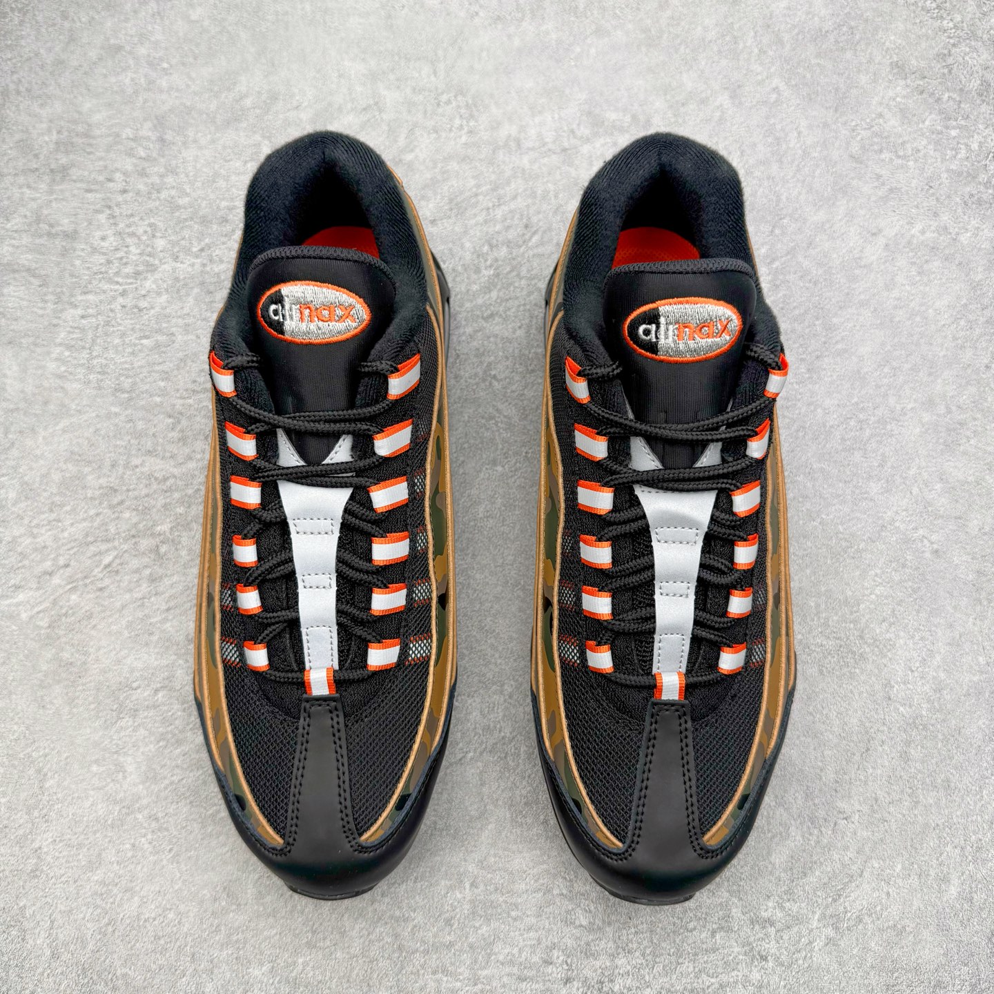 图片[2]-＃GX纯原 NK Air Max 95 复古减震气垫跑鞋 黑棕迷彩 HQ1973-001 经典重温 外单专供大厂出品 品质稳定 一百余色 终端操作 鞋款设计灵感源于人体构造 中底设计基于人体的脊柱构造 是整体设计的核心 尼龙孔眼代表了肋骨 而分层式面板和网眼象征着肌肉纤维和肉体组织 Air Max 95采用了两个独立的吹塑成型的Air-Sole单元 并首次在前掌使用可视化气垫设计 Swoosh logo夜当作一个 点符号放在了鞋子的后帮位置 20年的发展让 AIR MAX 95有了不同的故事 20年后再度面向世人的时候 焕然一新的面貌 让人有了另外一种清新脱俗的感觉 尺码：40 40.5 41 42 42.5 43 44 44.5 45 45.5 46 47.5 48.5-选品中心