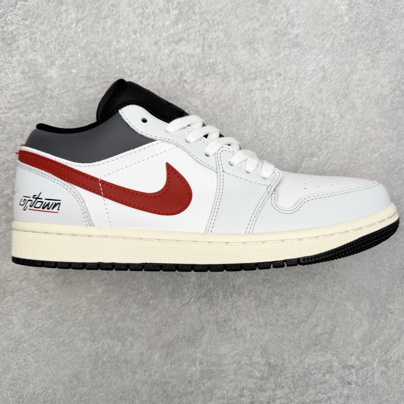 ＃K版 Air Jordan AJ1 Low 低帮 553558-081 全新流水线出品 DT版本唯一平替选择 市场第二梯队最强版 全部原鞋开发 原楦原纸板开发 全鞋电脑针车 原厂内置全掌气垫 原盒内在原标 唯一Zp原版鞋带绑法 免检产品 全新2022版型 全头层皮料 完美零毛边处理 原厂配置全掌气垫 价格定位良心 几十个配色陆续出货 实拍调校N版已经零色差零失真 百分百还原实物色彩所见即所得 不存在货不对板色差等低级问题 选购参考实物拍摄 不混卖不参货 只用心做好货严格选品 承诺混一赔十 尺码：36 36.5 37.5 38 38.5 39 40 40.5 41 42 42.5 43 44 44.5 45-选品中心