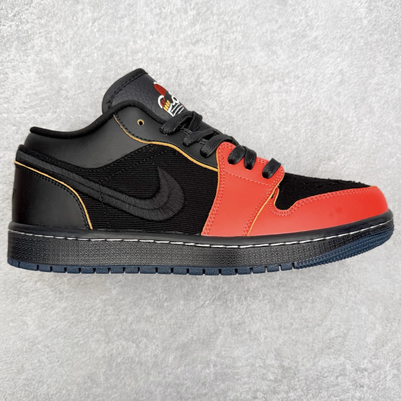 ＃K版 Air Jordan AJ1 Low 低帮 IQ3460-010 全新流水线出品 DT版本唯一平替选择 市场第二梯队最强版 全部原鞋开发 原楦原纸板开发 全鞋电脑针车 原厂内置全掌气垫 原盒内在原标 唯一Zp原版鞋带绑法 免检产品 全新2022版型 全头层皮料 完美零毛边处理 原厂配置全掌气垫 价格定位良心 几十个配色陆续出货 实拍调校N版已经零色差零失真 百分百还原实物色彩所见即所得 不存在货不对板色差等低级问题 选购参考实物拍摄 不混卖不参货 只用心做好货严格选品 承诺混一赔十 尺码：36 36.5 37.5 38 38.5 39 40 40.5 41 42 42.5 43 44 44.5 45-选品中心