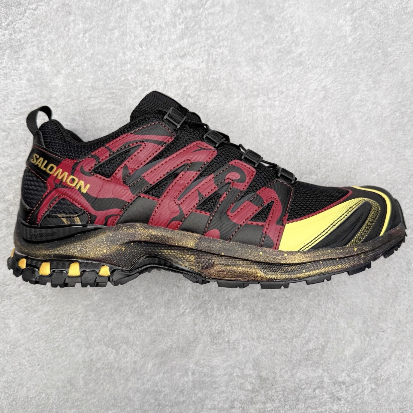 ＃XS SALOMON XA Pro 3D ADV 萨洛蒙潮流越野机能户外功能鞋 马年限定配色 基于市场现有版本全新升级调整改良 现阶段市场最强产物 全新主色陆续出货 大底描漆工整零瑕疵 鞋头定型弧度完 纯原外贸平台特供订单 耗时半年巨作 全套原纸板楦头开发 原厂特供网布配套加持 确保原汁原味 完美呈现版型 原档数据独家私模五层组合大底 原装Ortholite轻量化鞋垫 中底布带钢印编号 原厂TPU锁扣 进口港宝加持 后跟自然饱满 还原公司包裹性 鞋面采用SENSIFT贴合技术 全方位贴合包裹脚型 鞋跟部鞋底牵引设计 提供强大的抓地性能 更适应野外崎岖不平的道路 其3D ADVANCED CHASSIS底盘 材料轻量大化 钉齿设计更具稳定性 防护性 鞋底易磨损区运用CONTAGRIP高耐磨材料 应对城市硬质路面长距离跑考验 尺码：36 36.5 37.5 38 38.5 39 40 40.5 41 42 42.5 43 44 44.5 45 46-选品中心