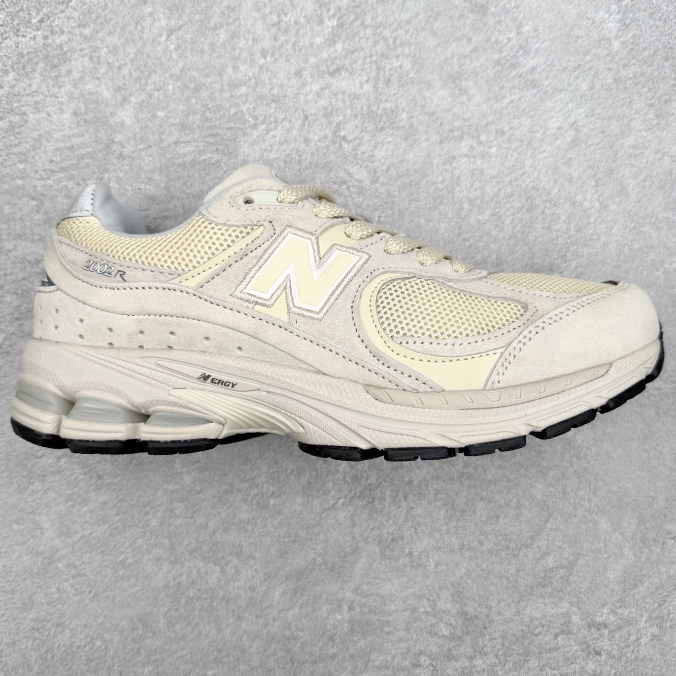 图片[3]-＃纯原福利 New Balance NB2002系列 男女休闲慢跑鞋 必备的时髦单品之一 最新出的2002R系列 这款延续了经典科技 升级版N-ERGY缓震物料机能与材质上脚太舒适了 鞋面的柔软麂皮搭配尼龙网布 特别透气而且还复古感 不管是搭配牛仔裤还工装裤都是百搭！小红书众多博主上脚推荐！实拍调校N版已经零色差零失真 百分百还原实物色彩所见即所得 不存在货不对板色差等低级问题 选购参考实物拍摄 不混卖不参货 只用心做好货严格选品 承诺混一赔十 尺码：36 36.5 37 37.5 38 38.5 39.5 40 40.5 41.5 42 42.5 43 44 44.5 45-选品中心