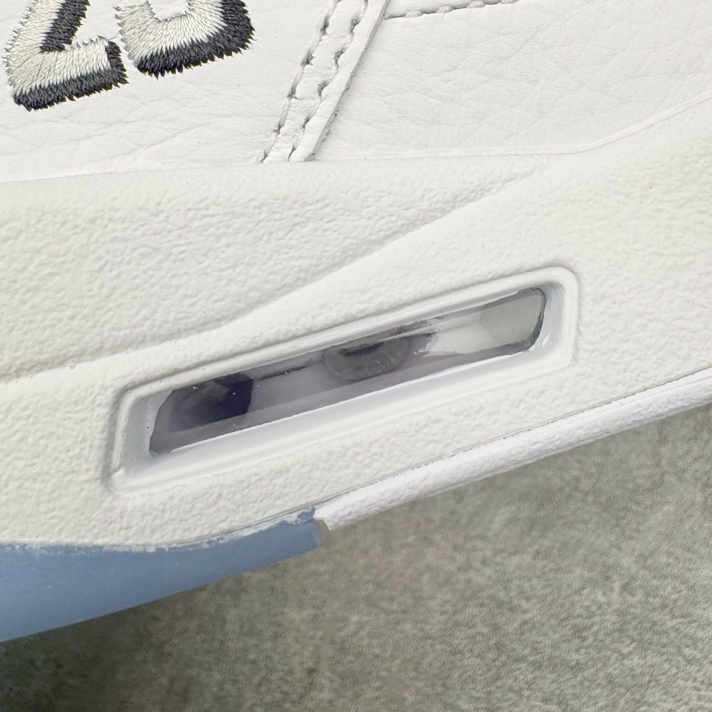 图片[16]-＃PK纯原 Air Jordan AJ5 Retro 白银 HQ7978-103 SZ原厂全套原楦原纸板磨具开发 原厂皮料加持 原厂港宝加持定型后跟R度完美 同源原厂电绣 飞人针数密度立体效果一致 原厂拉帮手法 原厂配置纸衬高频鞋盒 原厂指令配双鞋带 原厂TPU网格鞋带扣 超高鞋面清洁度 最高QC检验标准 控制溢胶瑕疵 到手可放心比对发售原鞋 上脚百分百充正驾驭 尺码：40 40.5 41 42 42.5 43 44 44.5 45 46 47.5-选品中心