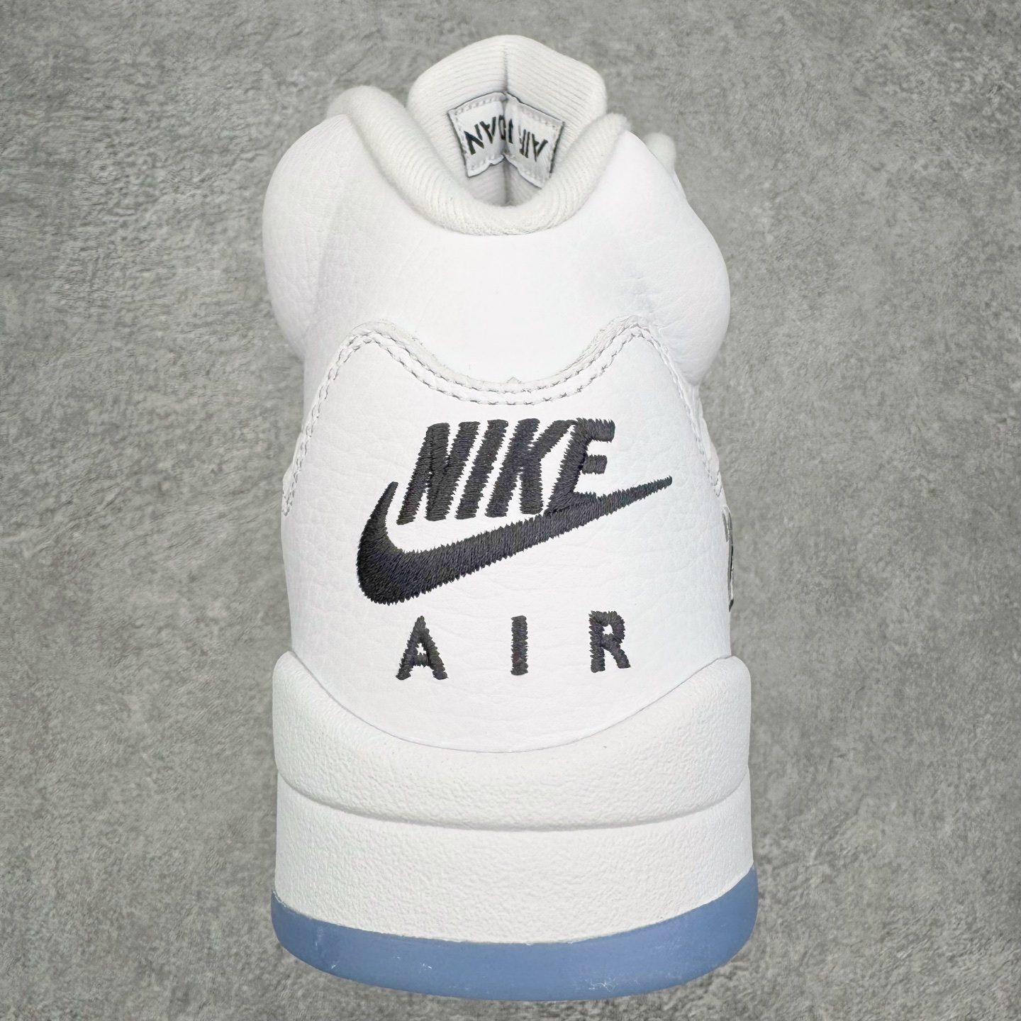 图片[8]-＃PK纯原 Air Jordan AJ5 Retro 白银 HQ7978-103 SZ原厂全套原楦原纸板磨具开发 原厂皮料加持 原厂港宝加持定型后跟R度完美 同源原厂电绣 飞人针数密度立体效果一致 原厂拉帮手法 原厂配置纸衬高频鞋盒 原厂指令配双鞋带 原厂TPU网格鞋带扣 超高鞋面清洁度 最高QC检验标准 控制溢胶瑕疵 到手可放心比对发售原鞋 上脚百分百充正驾驭 尺码：40 40.5 41 42 42.5 43 44 44.5 45 46 47.5-选品中心