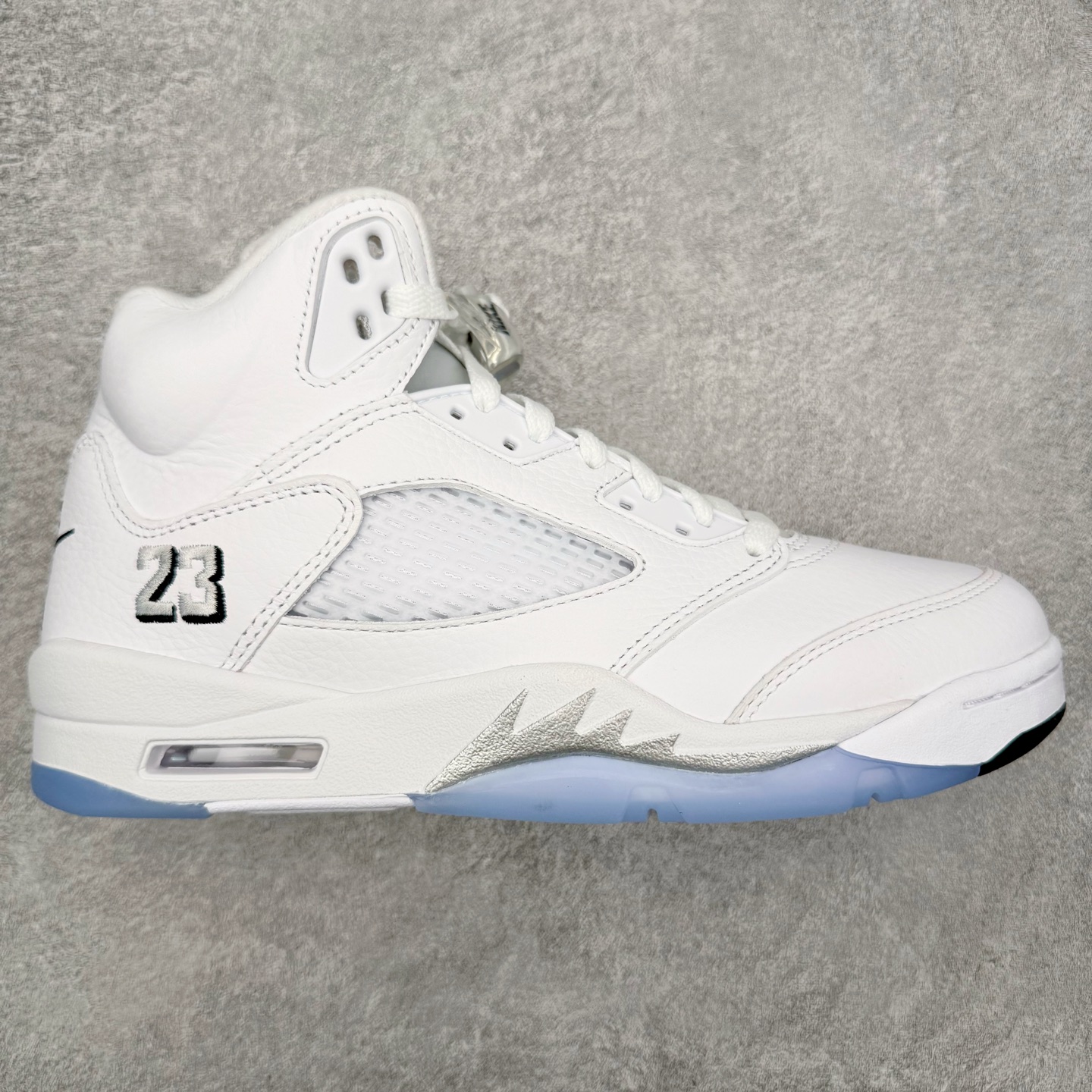 ＃PK纯原 Air Jordan AJ5 Retro 白银 HQ7978-103 SZ原厂全套原楦原纸板磨具开发 原厂皮料加持 原厂港宝加持定型后跟R度完美 同源原厂电绣 飞人针数密度立体效果一致 原厂拉帮手法 原厂配置纸衬高频鞋盒 原厂指令配双鞋带 原厂TPU网格鞋带扣 超高鞋面清洁度 最高QC检验标准 控制溢胶瑕疵 到手可放心比对发售原鞋 上脚百分百充正驾驭 尺码：40 40.5 41 42 42.5 43 44 44.5 45 46 47.5-选品中心