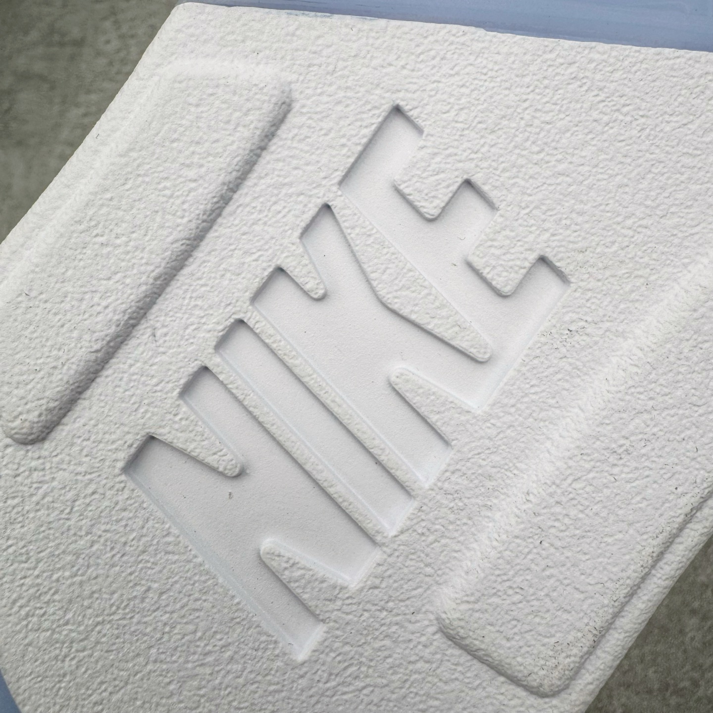 图片[11]-＃PK纯原 Air Jordan AJ5 Retro 白银 HQ7978-103 SZ原厂全套原楦原纸板磨具开发 原厂皮料加持 原厂港宝加持定型后跟R度完美 同源原厂电绣 飞人针数密度立体效果一致 原厂拉帮手法 原厂配置纸衬高频鞋盒 原厂指令配双鞋带 原厂TPU网格鞋带扣 超高鞋面清洁度 最高QC检验标准 控制溢胶瑕疵 到手可放心比对发售原鞋 上脚百分百充正驾驭 尺码：40 40.5 41 42 42.5 43 44 44.5 45 46 47.5-选品中心