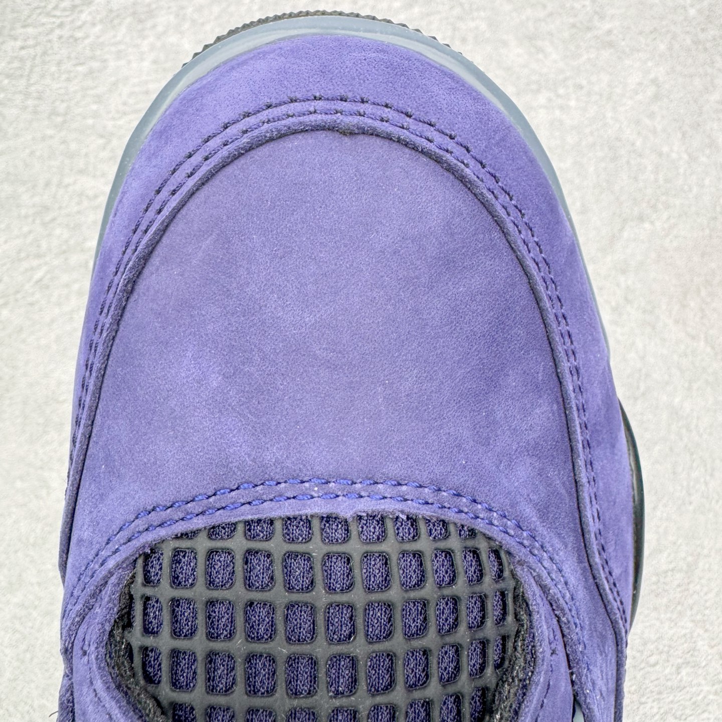 图片[16]-＃GX Air Jordan AJ4 Retro “Imperial Purple” 帝王紫 FV5029-500 全新批次 重点区分市面 唯一正确细节 后跟饰片中心位置有合模线 超弹硅胶材质 内层不织布补强 补强为硅胶提供更强耐久性 避免断裂 圈内最强四代 独家外贸特供尺码含 45.5 49.5 50.5 耗时半年巨作 全套原纸板楦头开发 原厂特供皮料加持 确保原汁原味 完美呈现四代版型 一比一鞋头弧度高度鞋身弧度 数据细节工艺流程均保持原鞋一致 原厂TPU网格鞋带扣 正确内里网布 菱角分明不变形无多余毛边 柔软性质感一致于原鞋 市场唯一原厂鞋扣模具 背面可见隐藏注塑口 原厂织唛标 原厂飞人电绣工艺 尾指中部跳三针 独家绑鞋带手法 印刷中底布 四线拉帮 米色美纹纸贴合固定 进口港宝加持 后跟自然饱满 全鞋荧光划线卡点 追求极致完美 每一双都是工艺品 多重QC质检 超越公司货的品控标准 实实在在的免检产品 尺码：40 40.5 41 42 42.5 43 44 44.5 45 45.5 46 47.5 48.5 49.5 50.5-选品中心